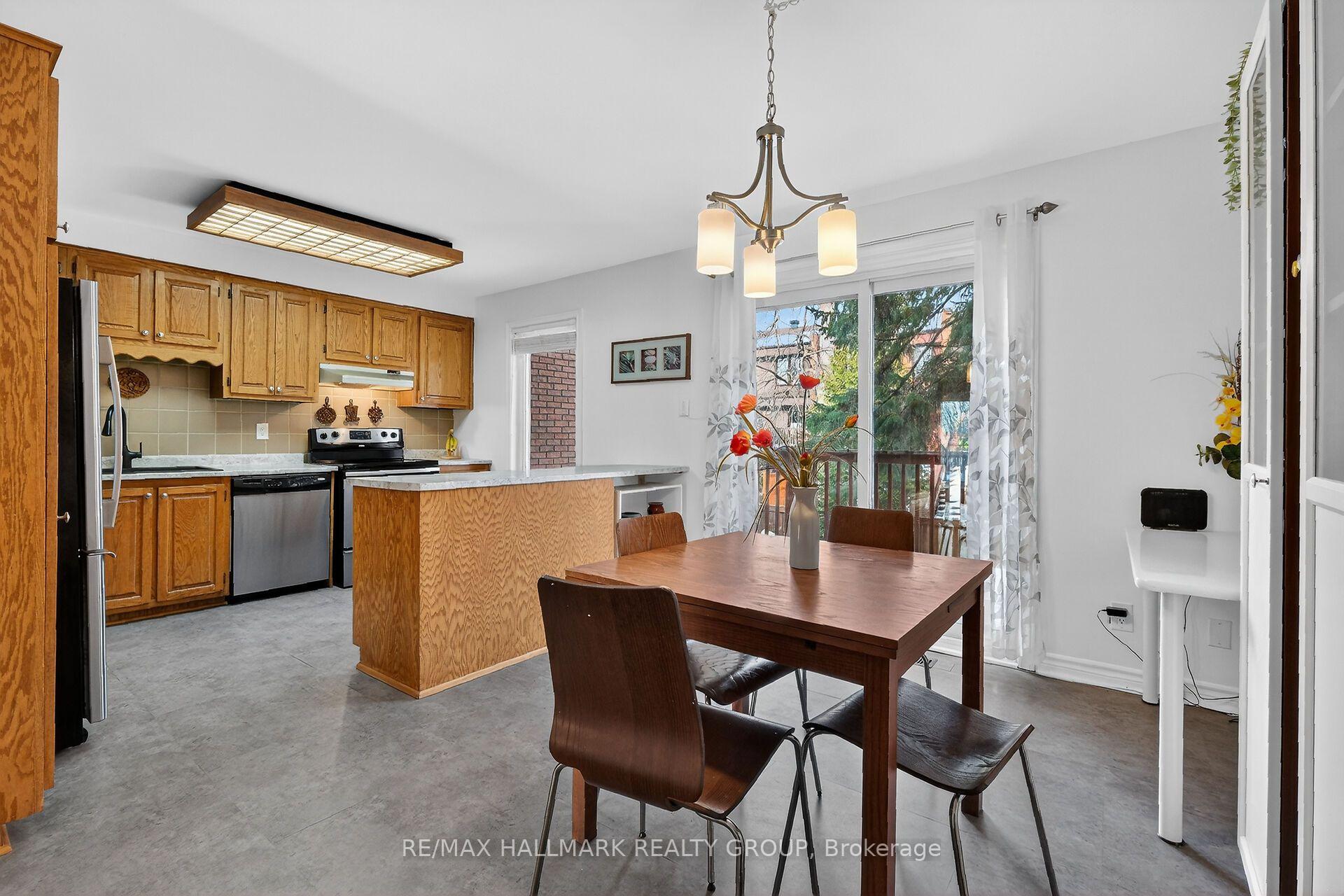 Photo 11 of Unit D, 3 Birchdale Avenue, Ottawa, Bayshore — HOMEH