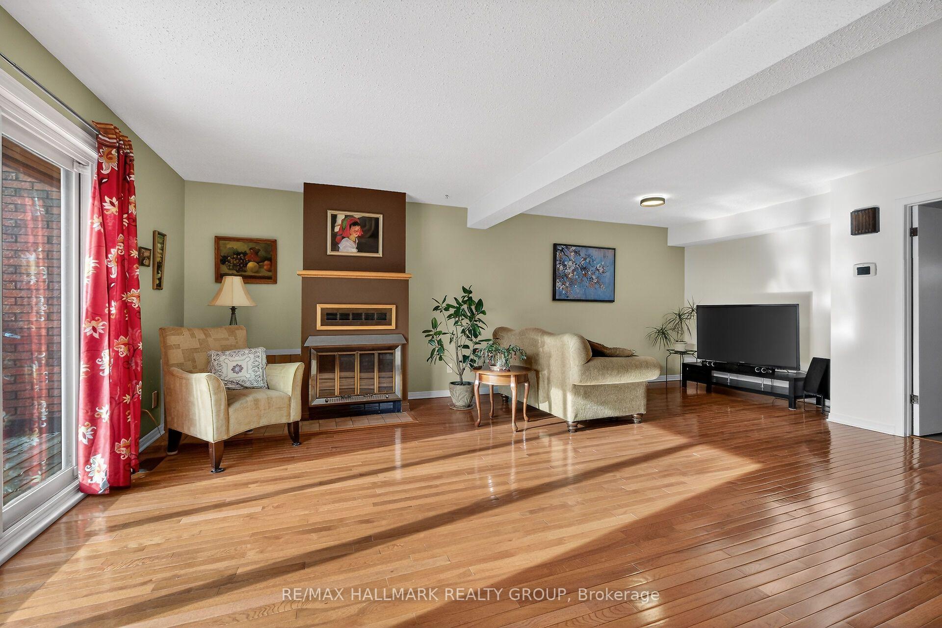 Photo 19 of Unit D, 3 Birchdale Avenue, Ottawa, Bayshore — HOMEH