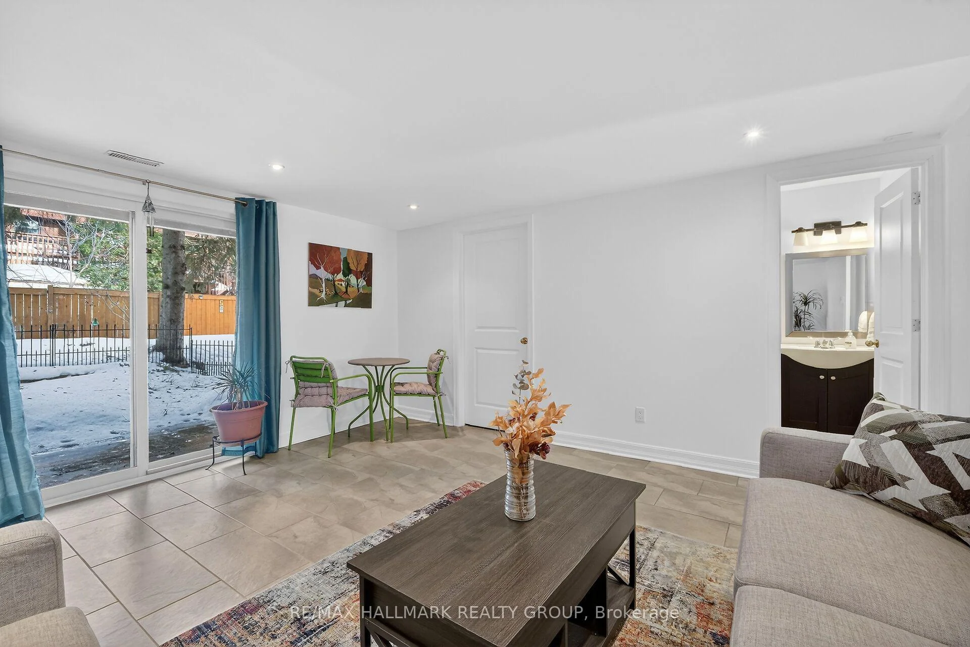 Photo 14 of Unit D, 3 Birchdale Avenue, Ottawa, Bayshore — HOMEH
