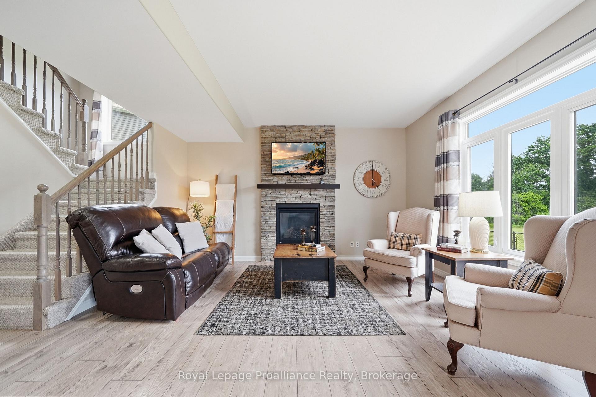 Photo 9 of 38 Redwood Drive, Belleville, Thurlow Ward — HOMEH