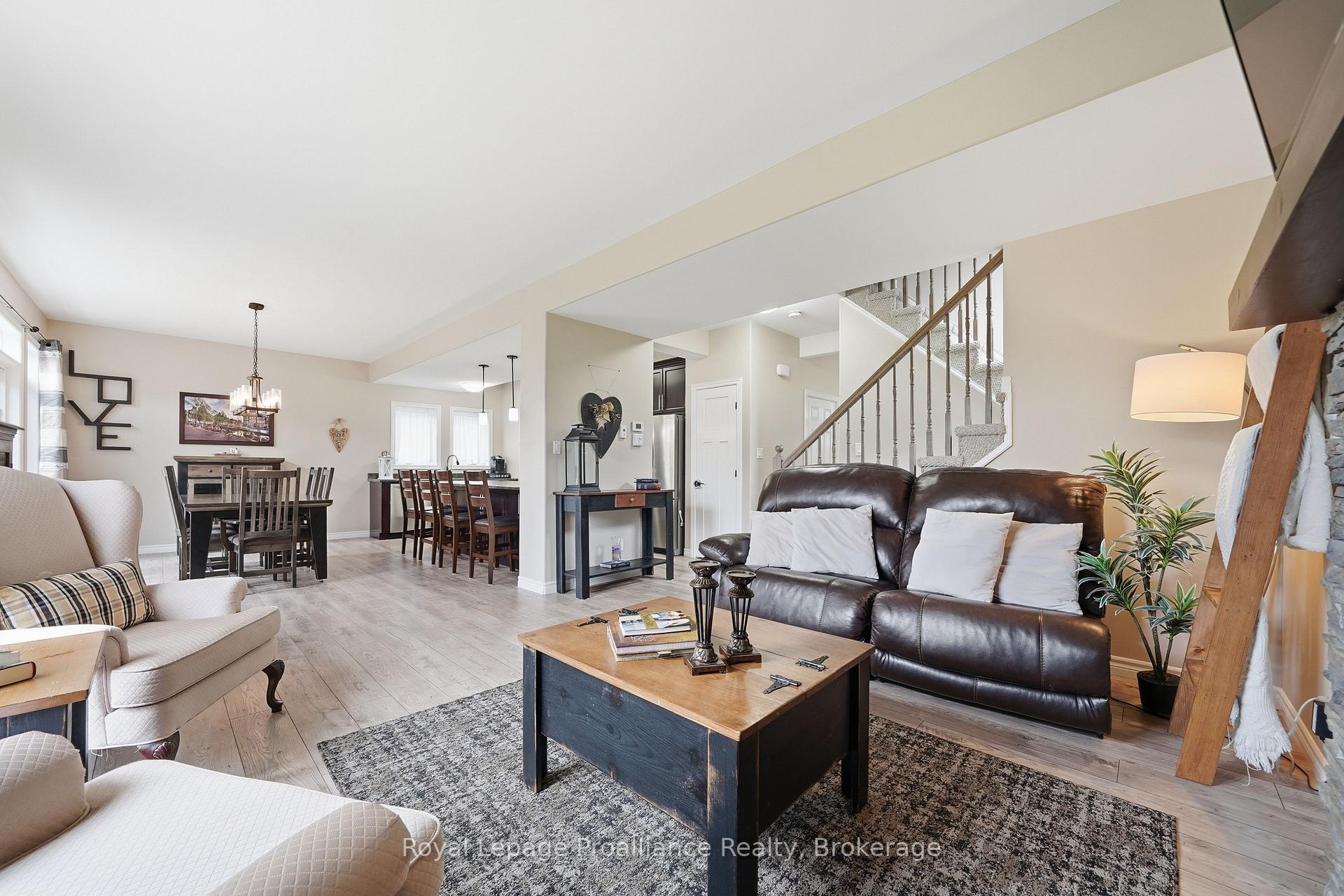 Photo 10 of 38 Redwood Drive, Belleville, Thurlow Ward — HOMEH