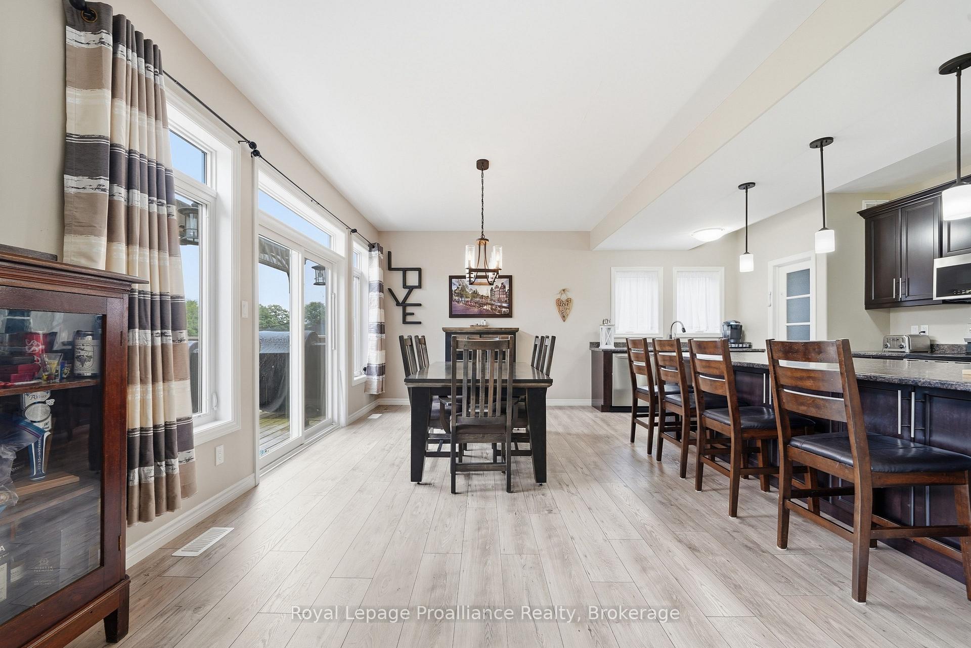 Photo 11 of 38 Redwood Drive, Belleville, Thurlow Ward — HOMEH