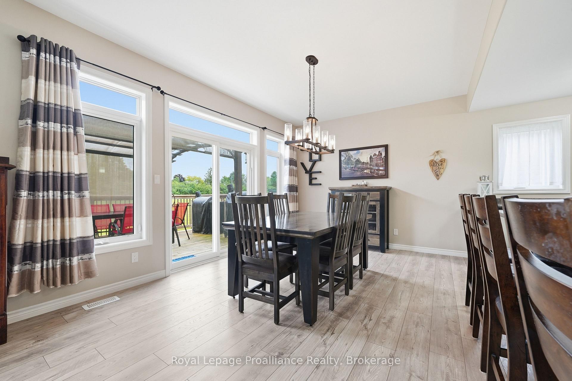 Photo 12 of 38 Redwood Drive, Belleville, Thurlow Ward — HOMEH