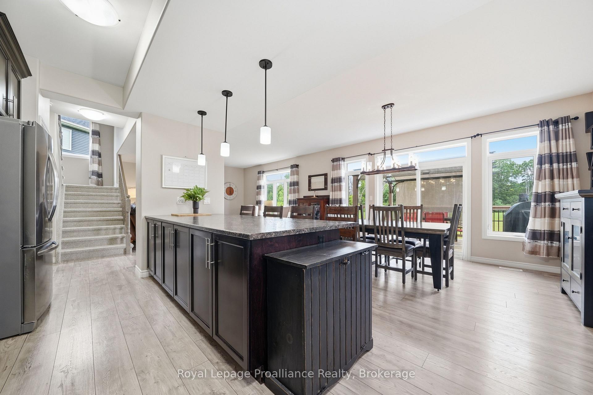 Photo 16 of 38 Redwood Drive, Belleville, Thurlow Ward — HOMEH