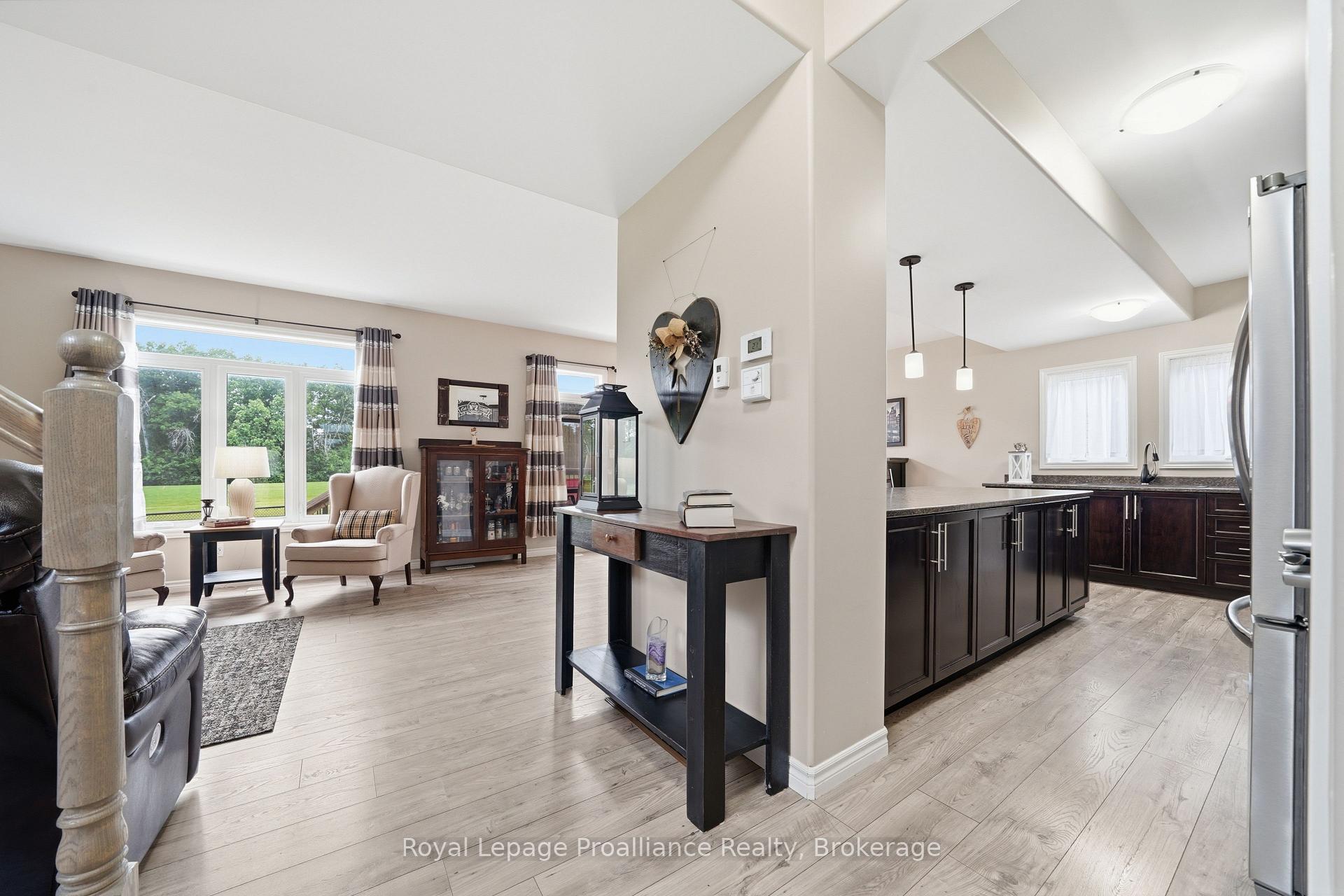 Photo 18 of 38 Redwood Drive, Belleville, Thurlow Ward — HOMEH