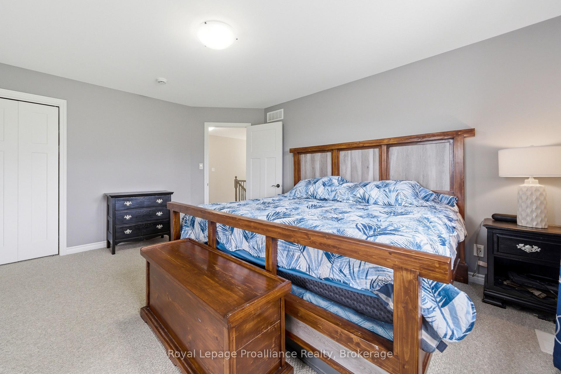 Photo 24 of 38 Redwood Drive, Belleville, Thurlow Ward — HOMEH