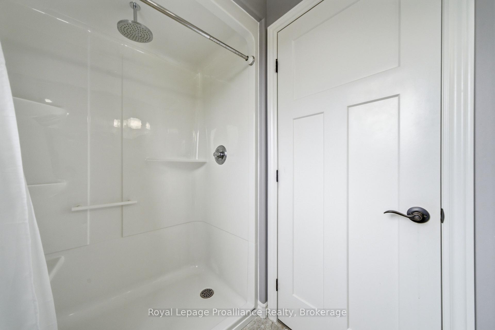 Photo 27 of 38 Redwood Drive, Belleville, Thurlow Ward — HOMEH