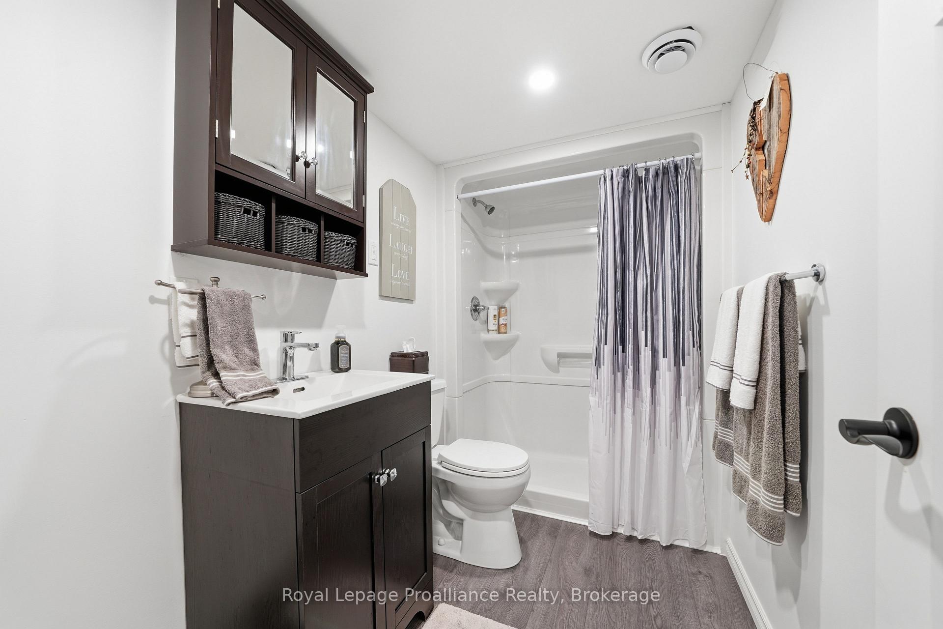 Photo 36 of 38 Redwood Drive, Belleville, Thurlow Ward — HOMEH