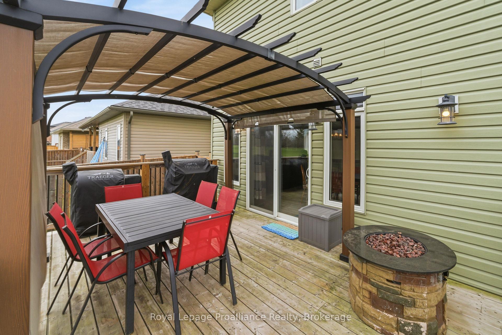 Photo 37 of 38 Redwood Drive, Belleville, Thurlow Ward — HOMEH