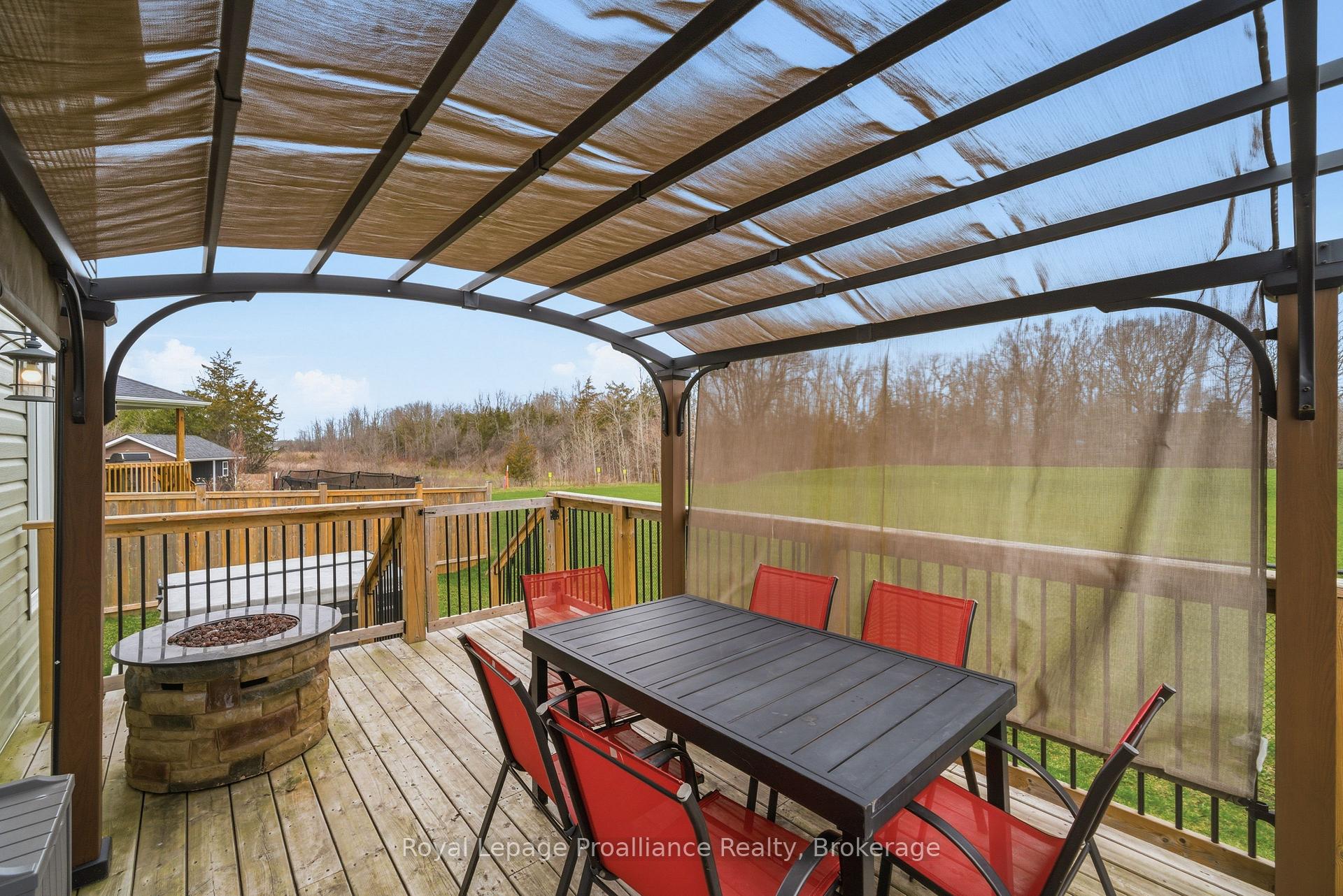Photo 40 of 38 Redwood Drive, Belleville, Thurlow Ward — HOMEH