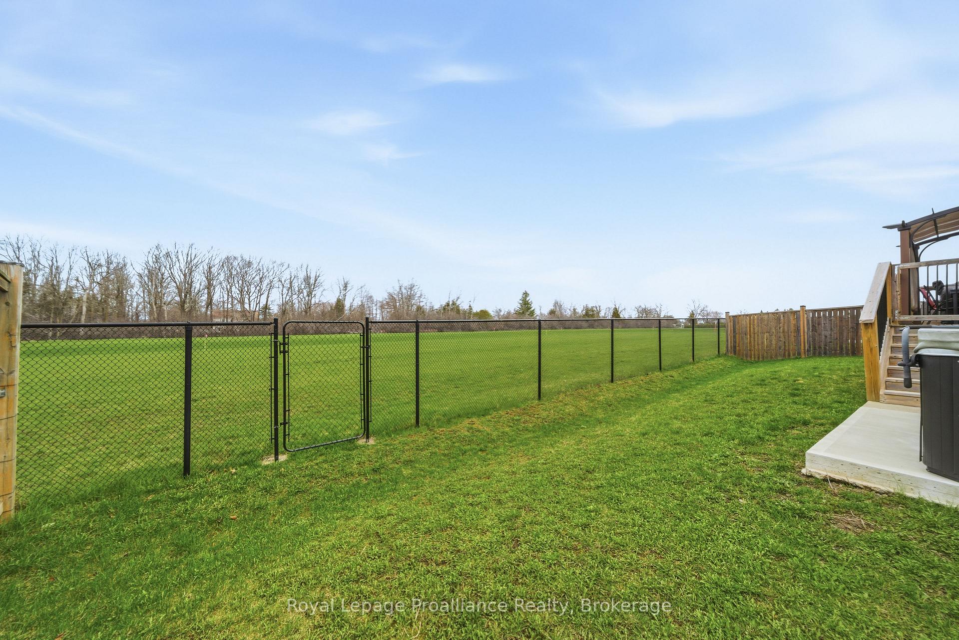 Photo 43 of 38 Redwood Drive, Belleville, Thurlow Ward — HOMEH