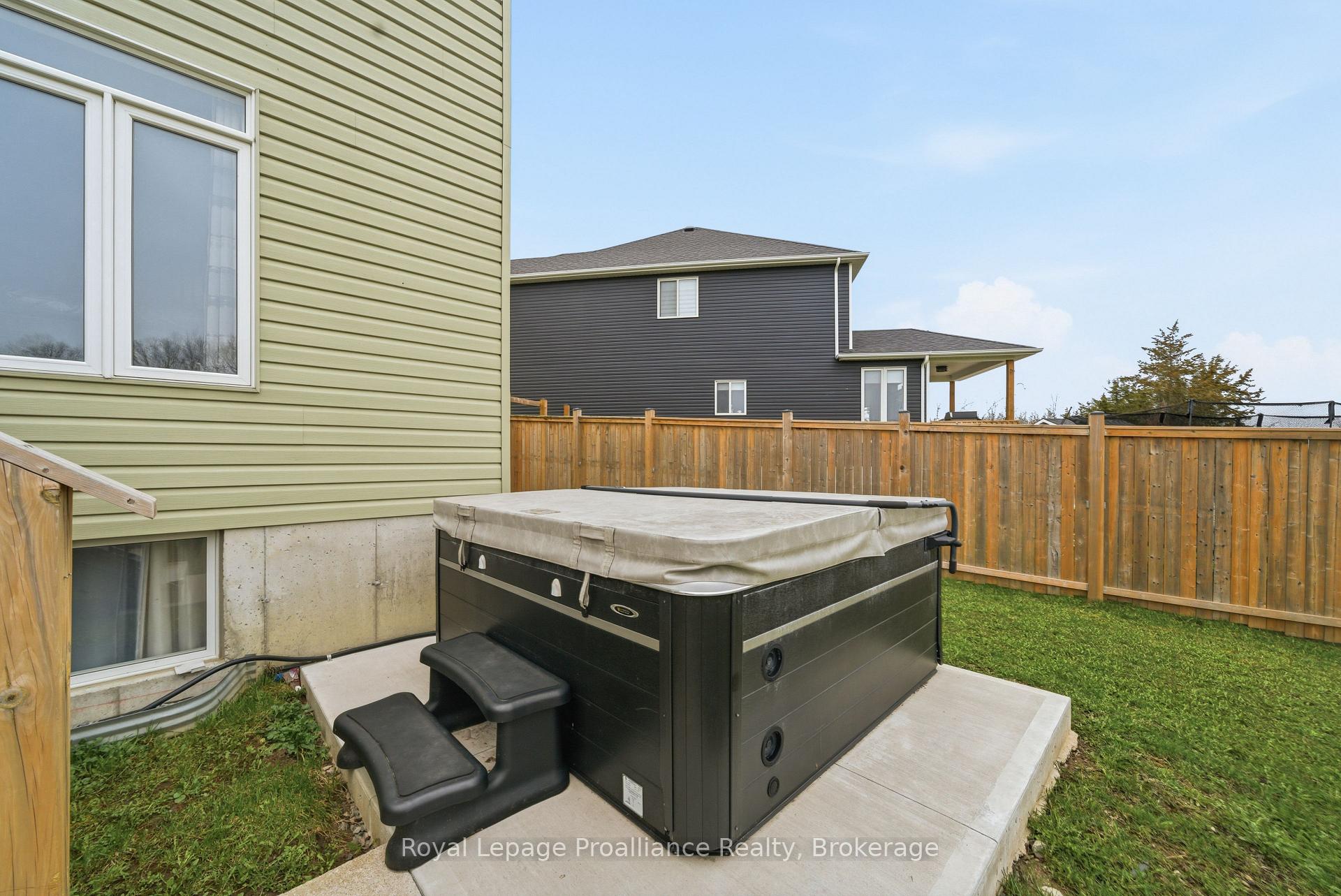 Photo 44 of 38 Redwood Drive, Belleville, Thurlow Ward — HOMEH