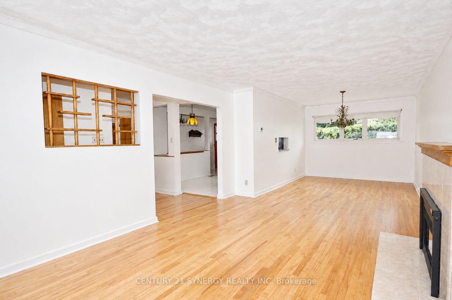 Photo 3 of 2148 Iris Street, Ottawa, Bel Air Park — HOMEH
