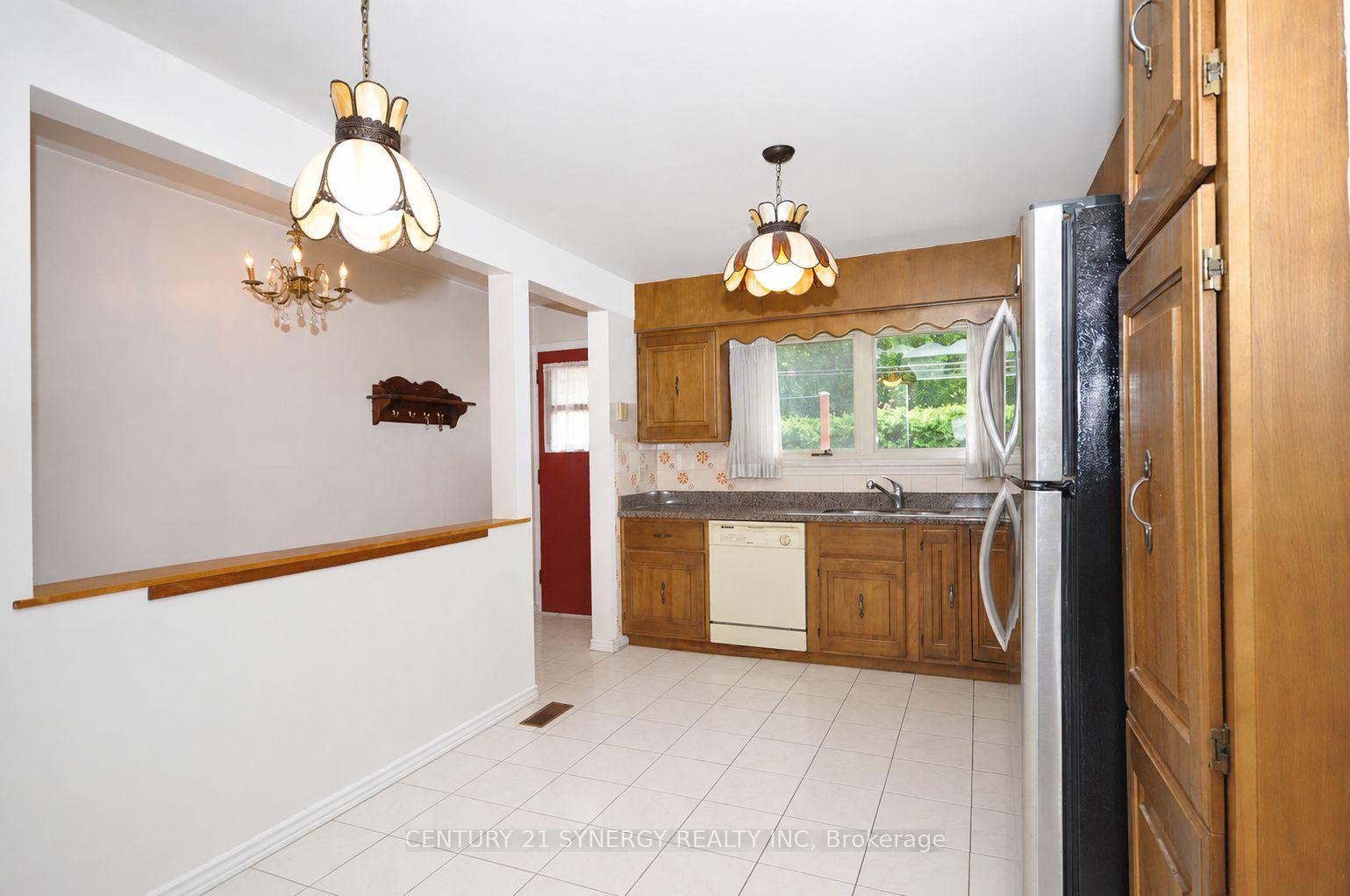 Photo 9 of 2148 Iris Street, Ottawa, Bel Air Park — HOMEH