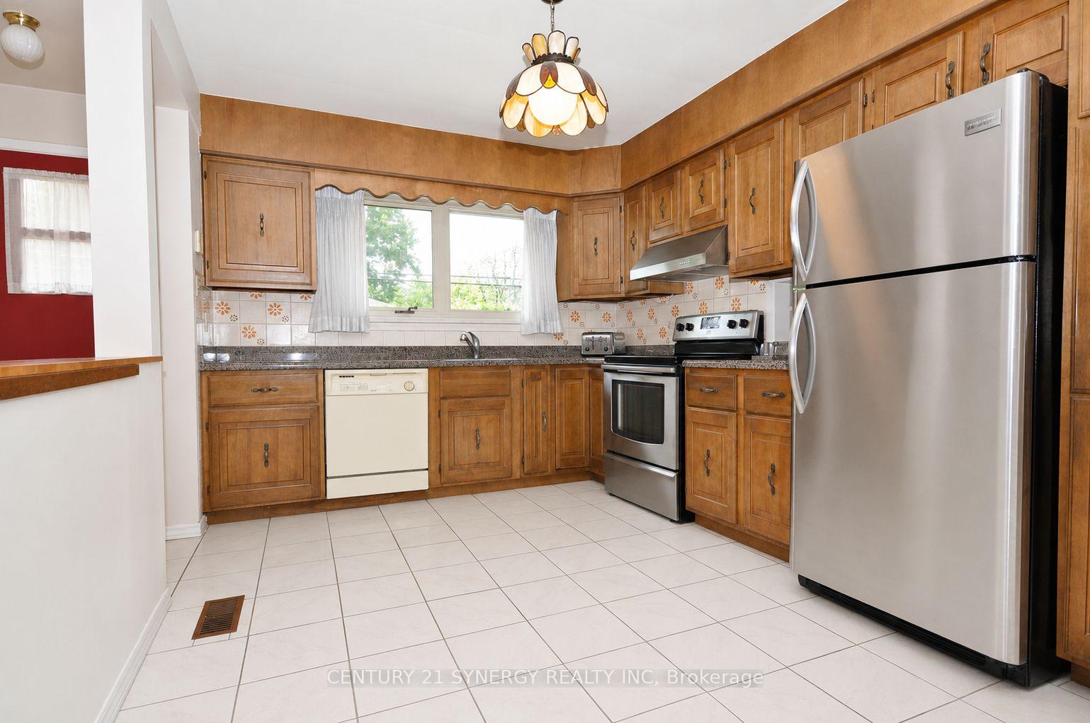Photo 10 of 2148 Iris Street, Ottawa, Bel Air Park — HOMEH