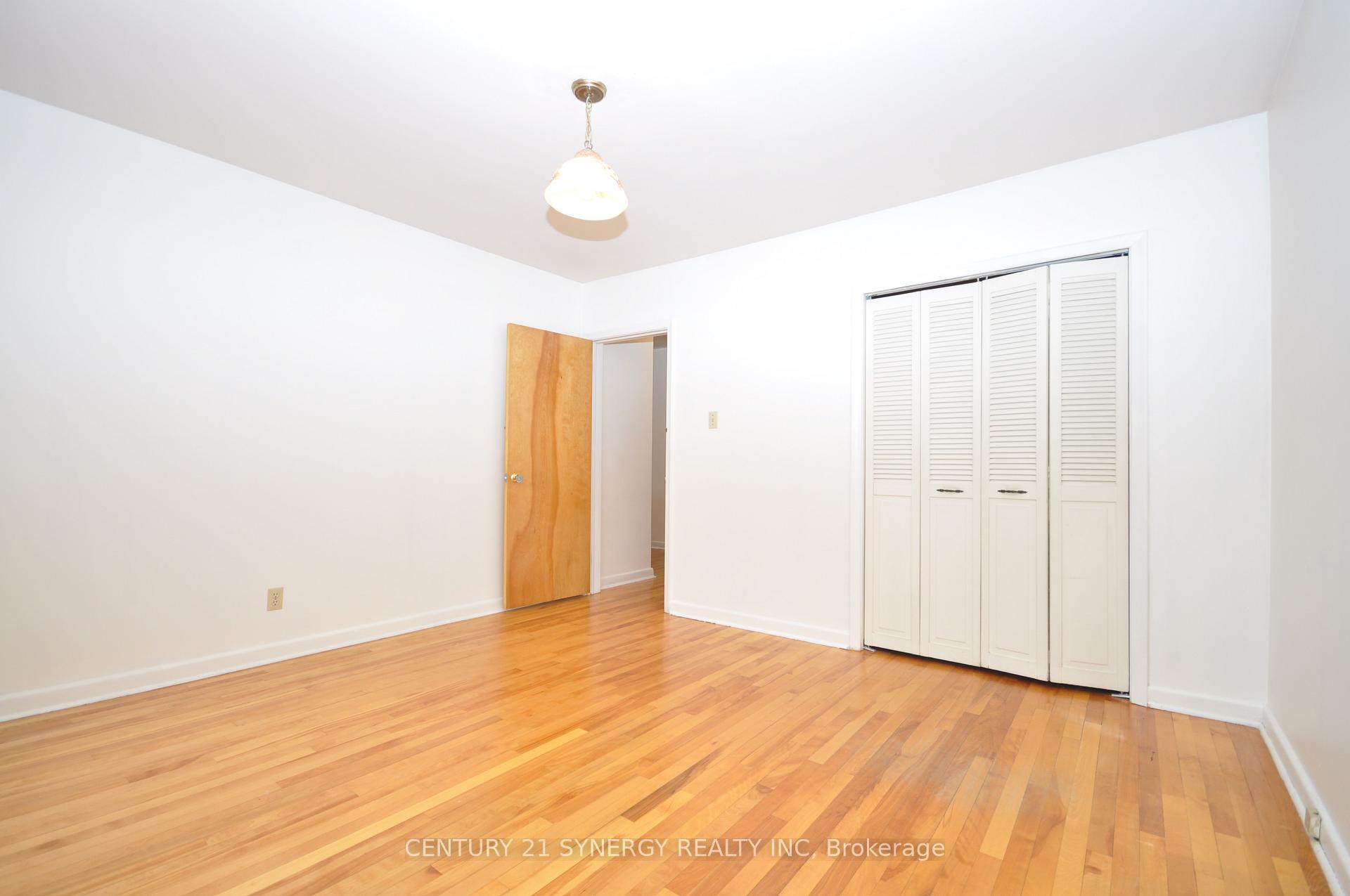 Photo 11 of 2148 Iris Street, Ottawa, Bel Air Park — HOMEH
