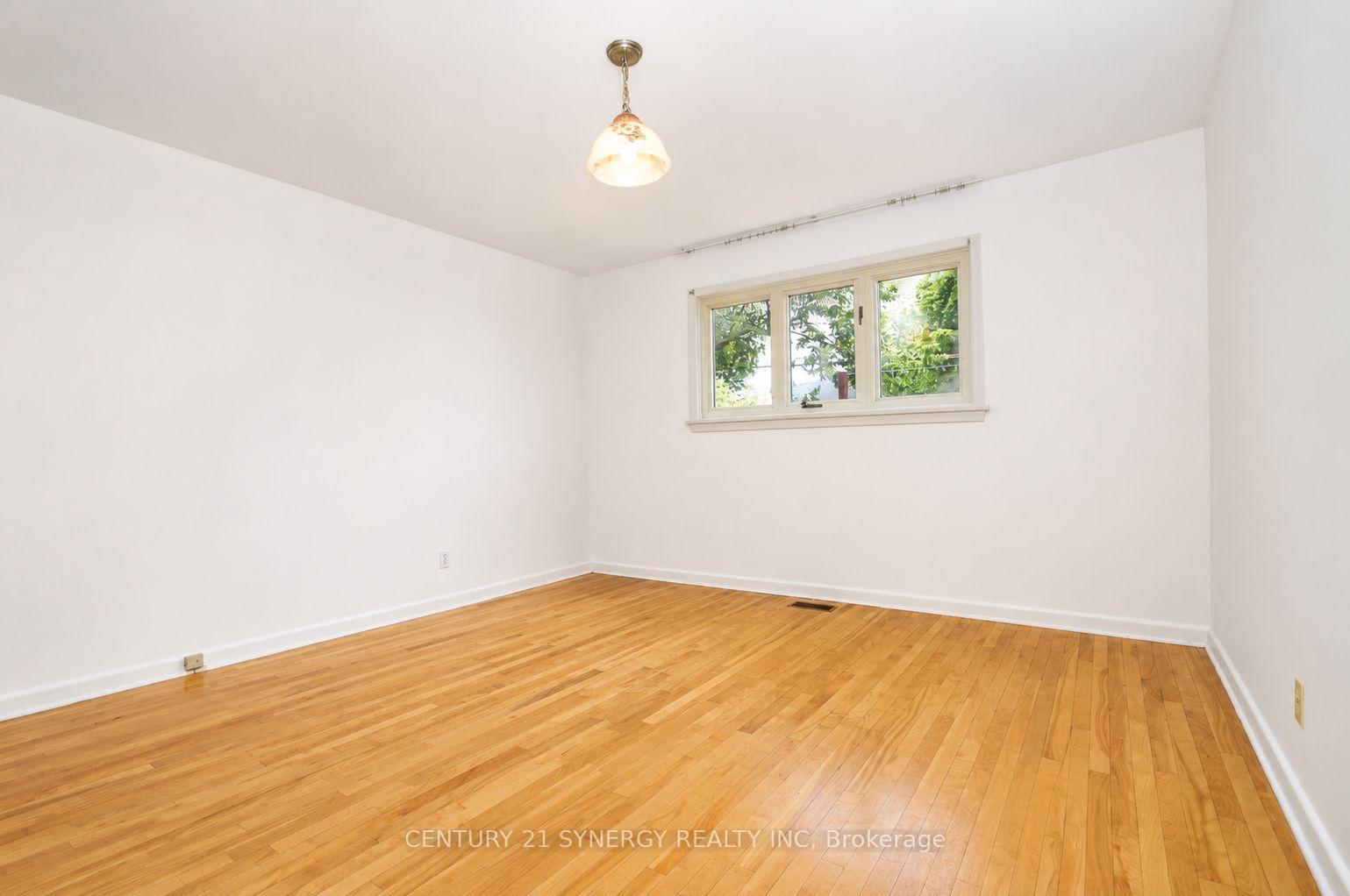 Photo 13 of 2148 Iris Street, Ottawa, Bel Air Park — HOMEH