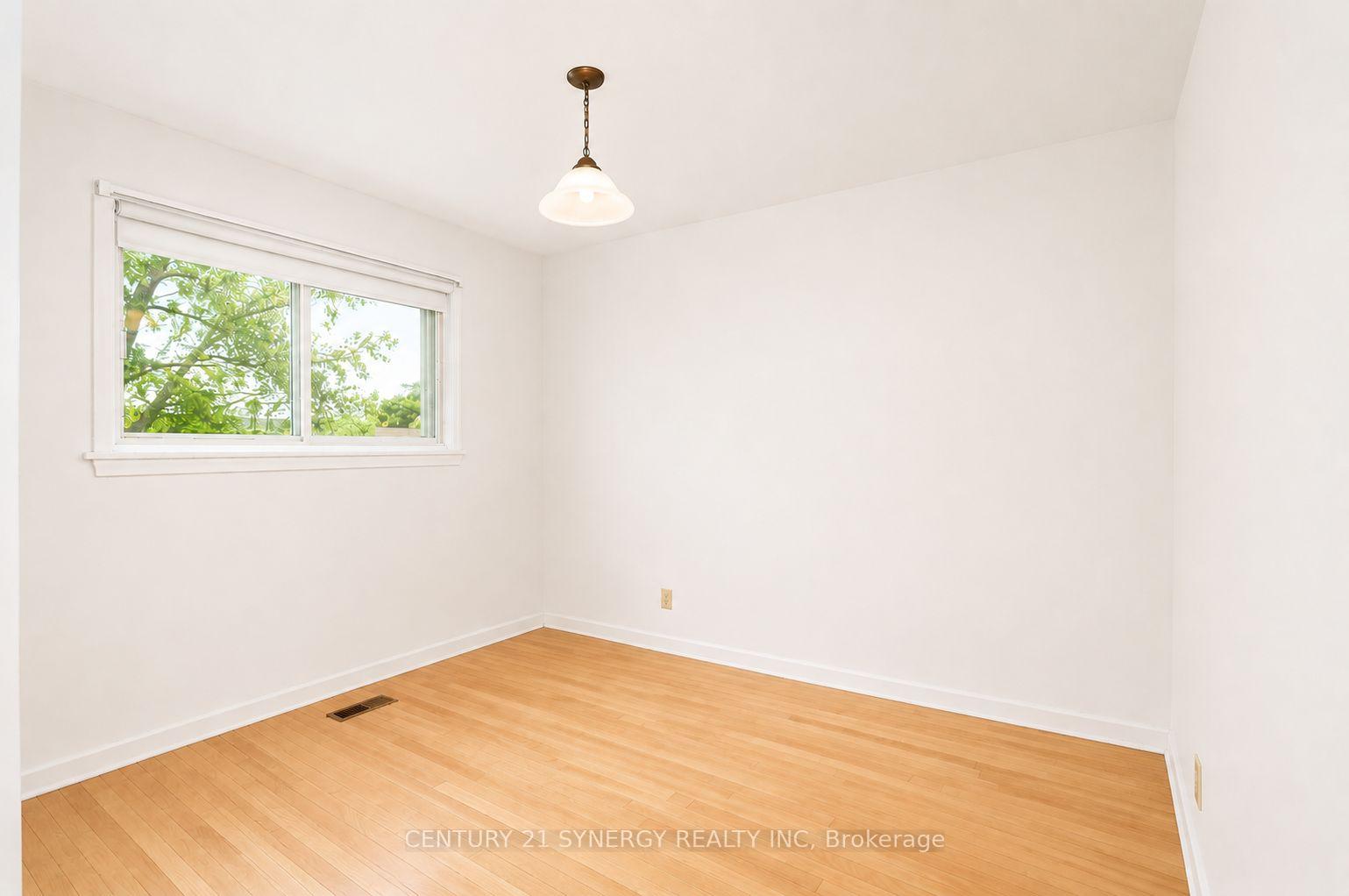 Photo 14 of 2148 Iris Street, Ottawa, Bel Air Park — HOMEH