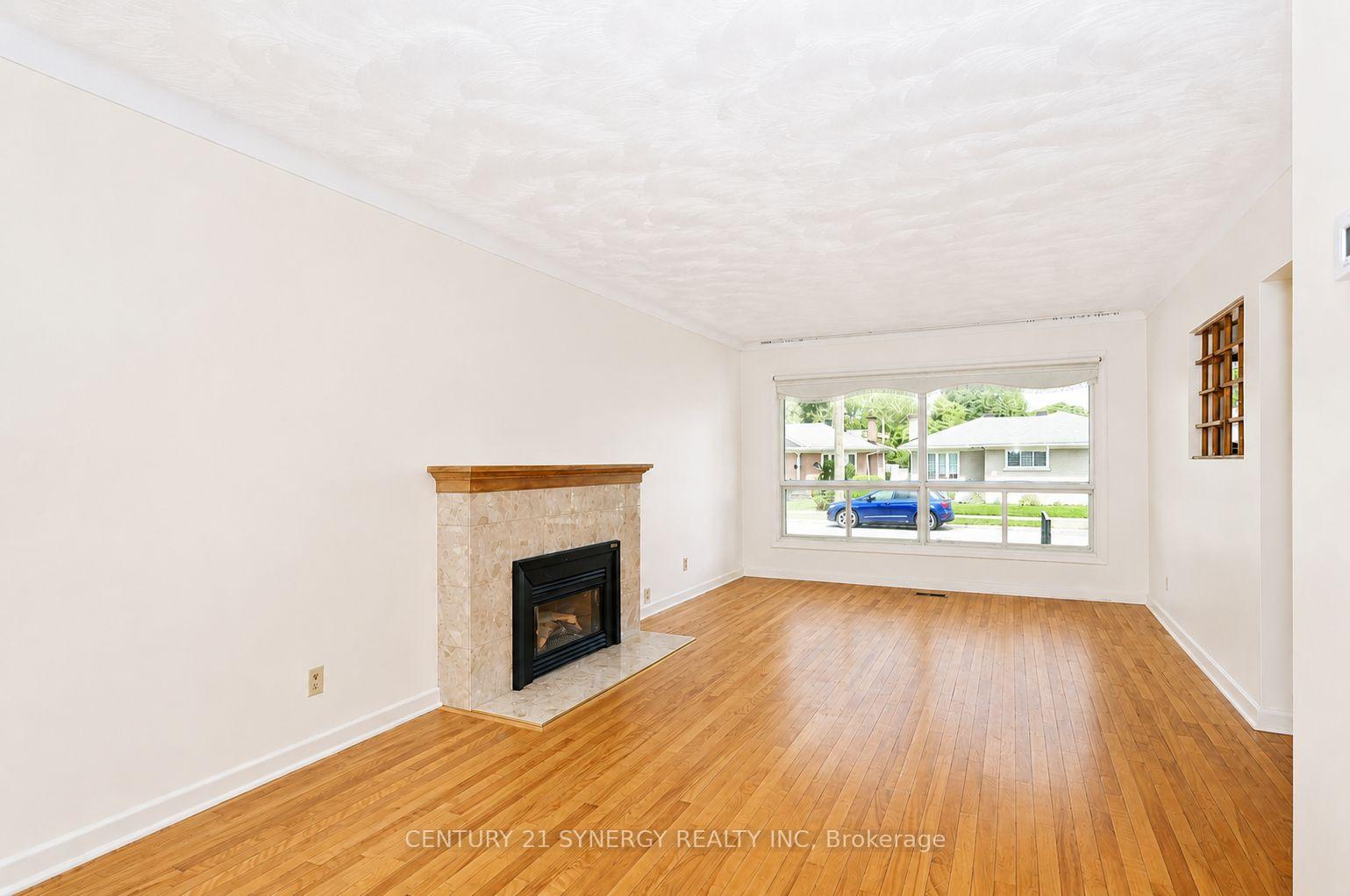 Photo 4 of 2148 Iris Street, Ottawa, Bel Air Park — HOMEH