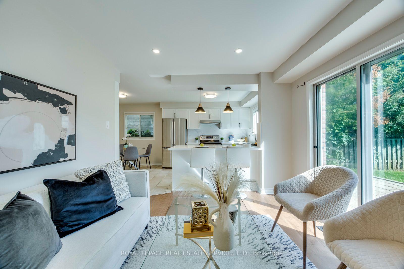 Photo 10 of 6121 Leeside Crescent, Mississauga, Central Erin Mills — HOMEH