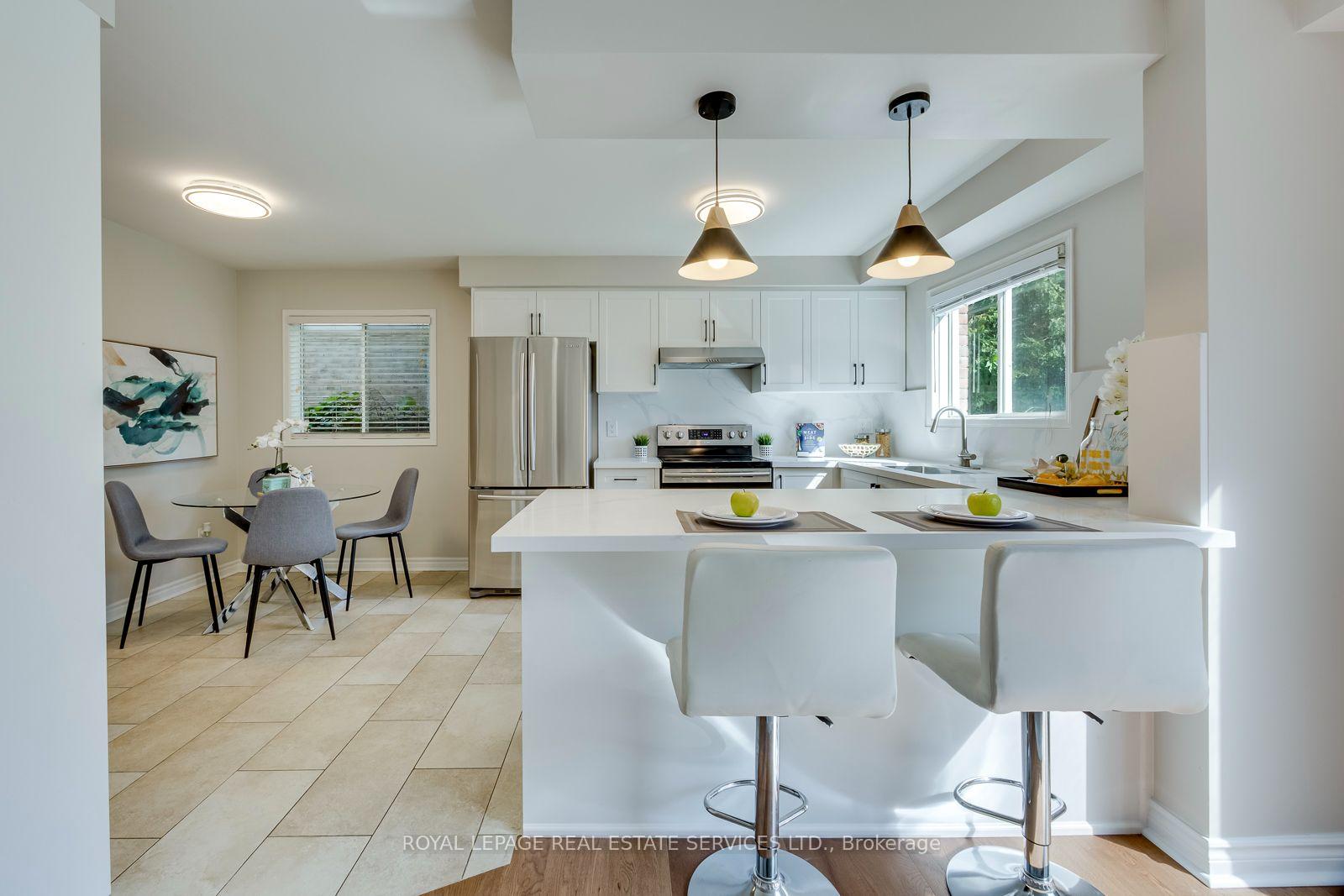 Photo 11 of 6121 Leeside Crescent, Mississauga, Central Erin Mills — HOMEH