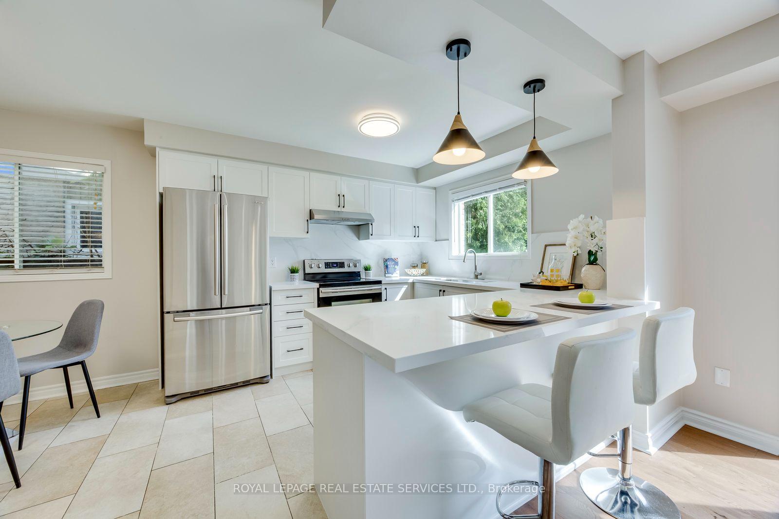 Photo 12 of 6121 Leeside Crescent, Mississauga, Central Erin Mills — HOMEH