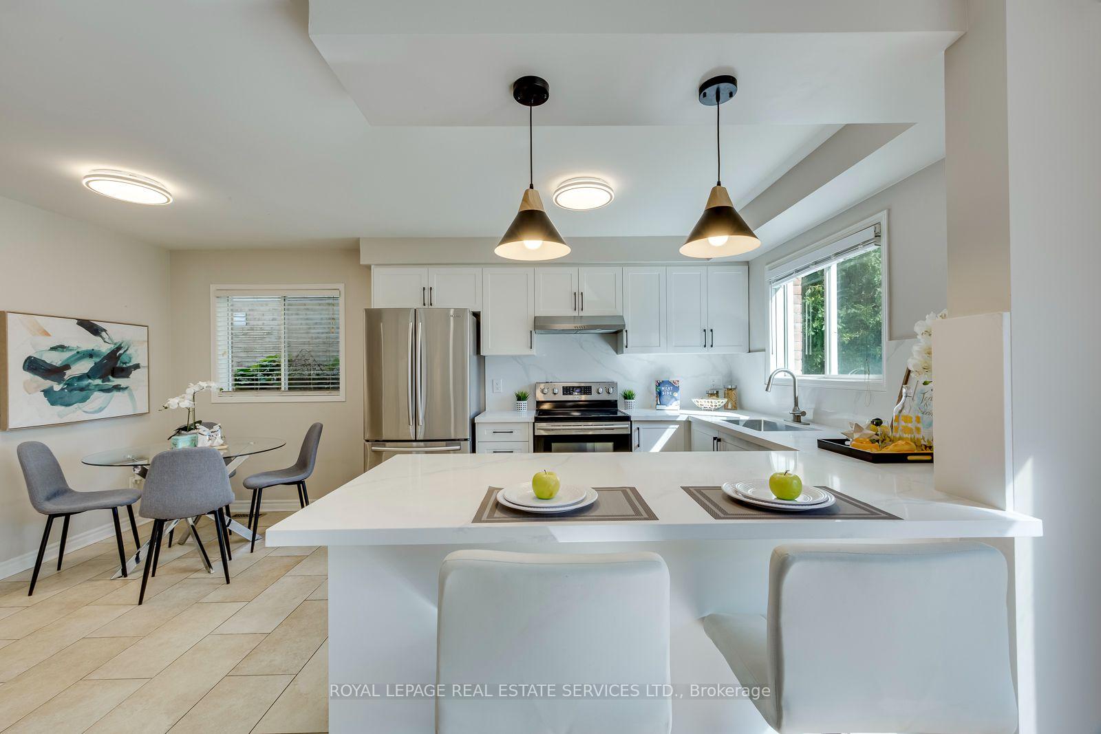 Photo 13 of 6121 Leeside Crescent, Mississauga, Central Erin Mills — HOMEH