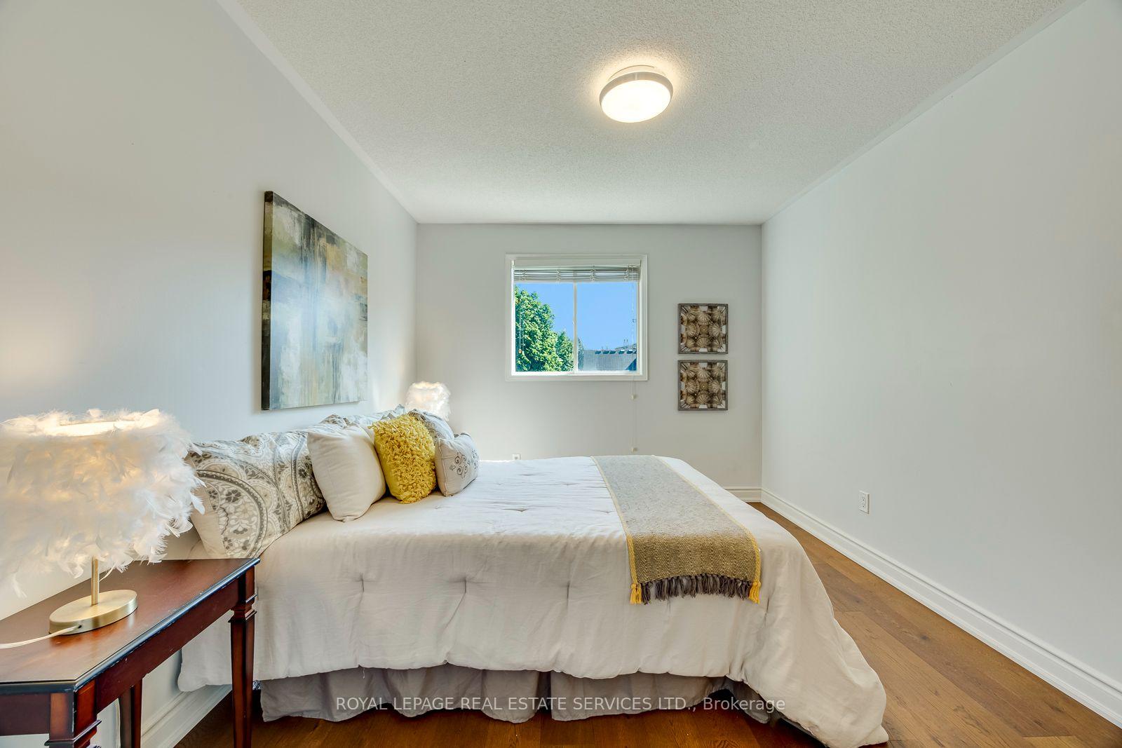 Photo 23 of 6121 Leeside Crescent, Mississauga, Central Erin Mills — HOMEH