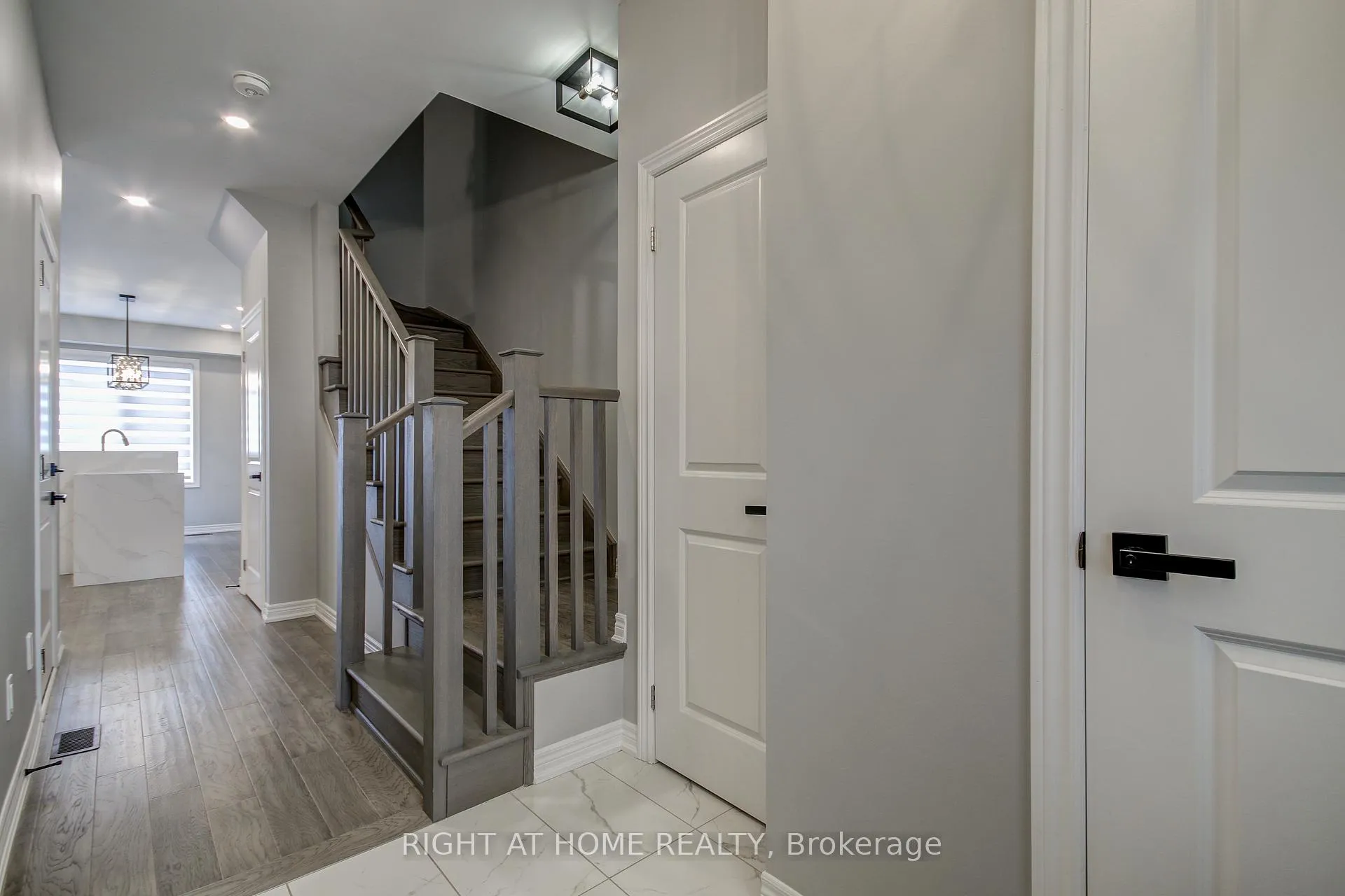 Photo 6 of 35 Genoa Drive, Hamilton, Ryckmans — HOMEH