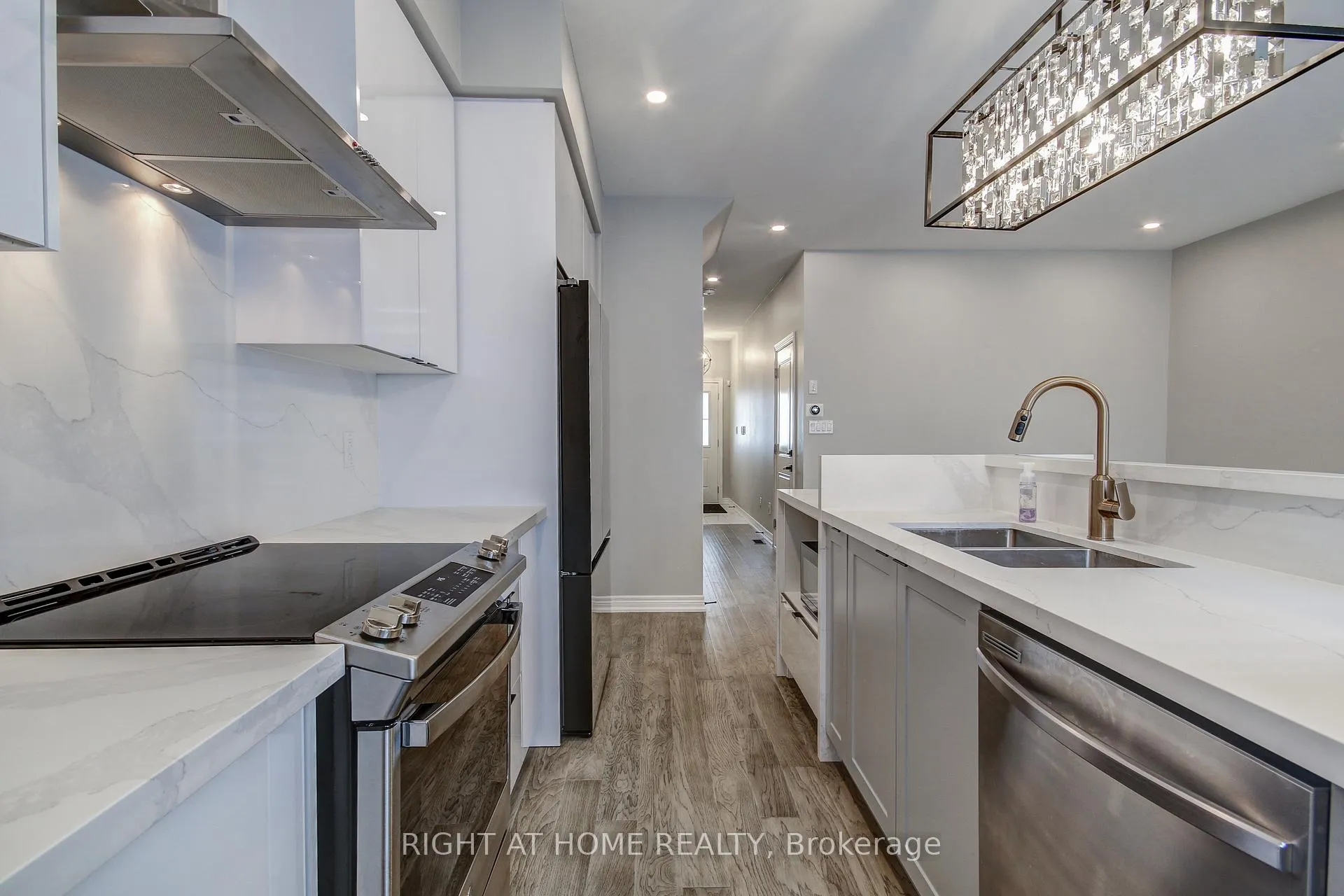Photo 18 of 35 Genoa Drive, Hamilton, Ryckmans — HOMEH