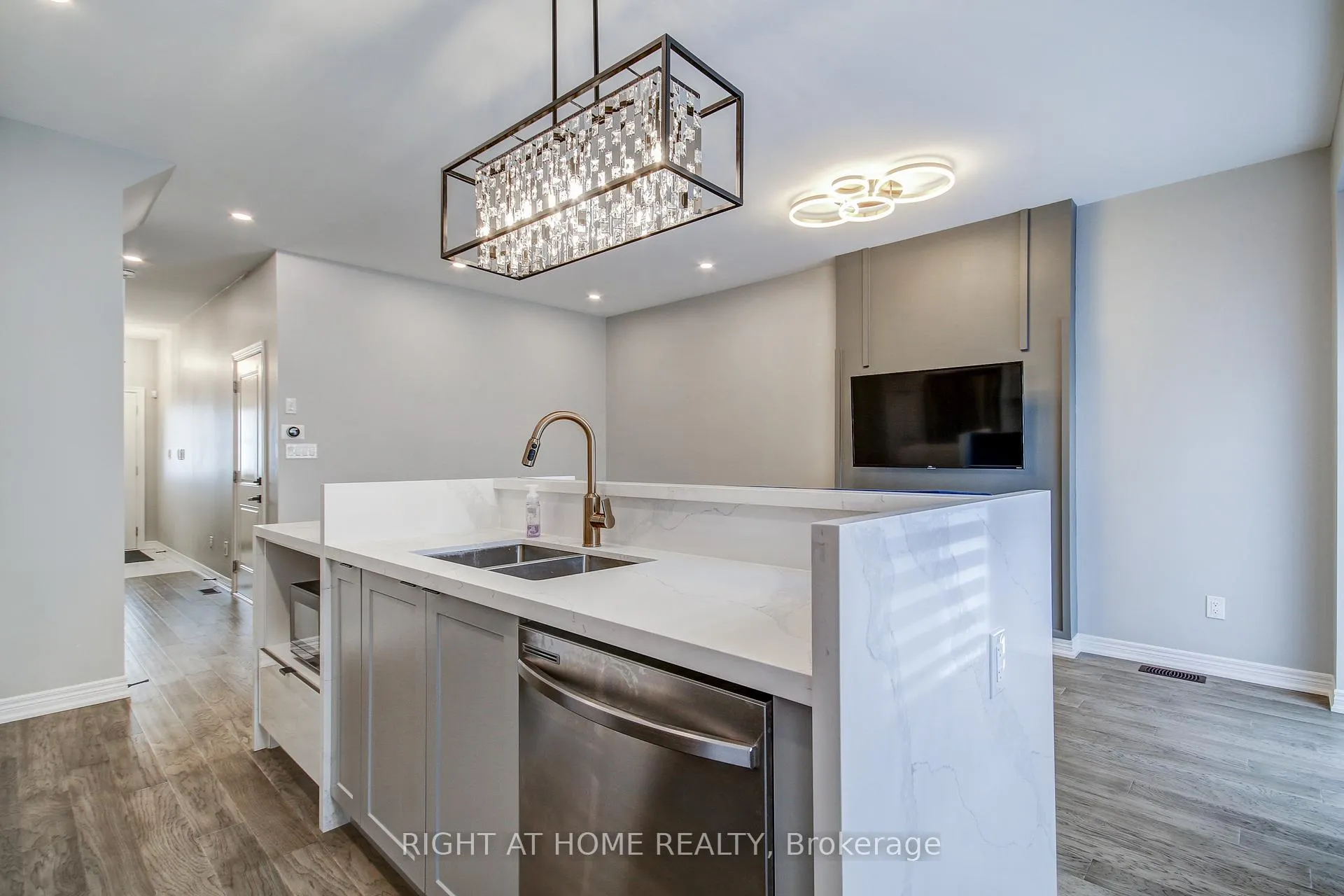 Photo 19 of 35 Genoa Drive, Hamilton, Ryckmans — HOMEH