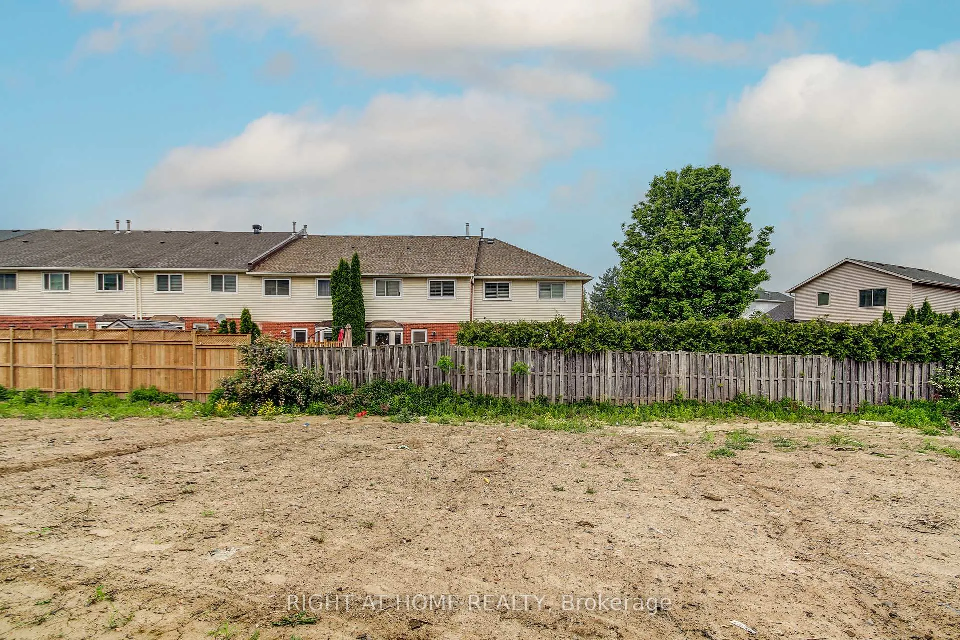 Photo 39 of 35 Genoa Drive, Hamilton, Ryckmans — HOMEH