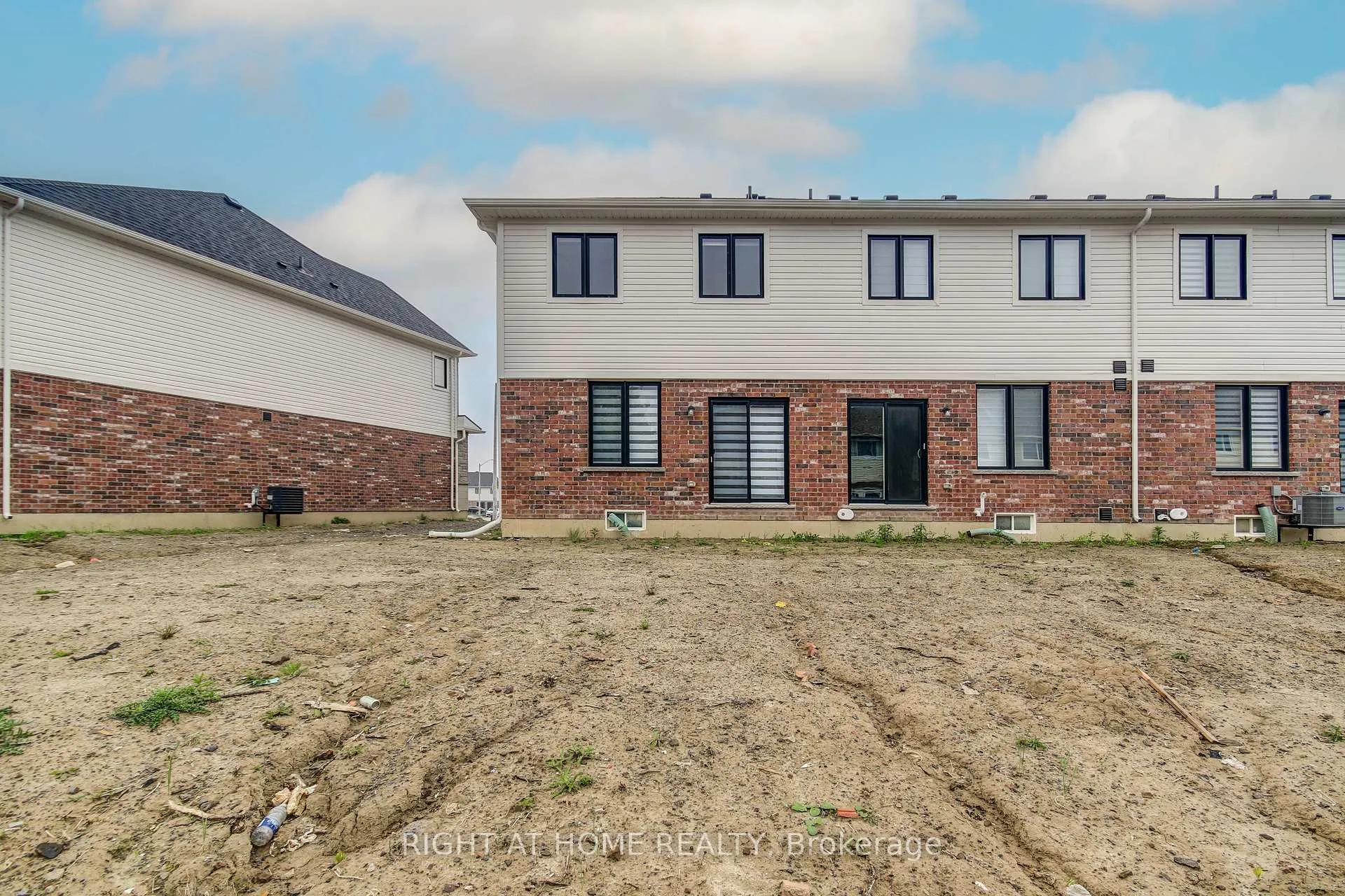 Photo 40 of 35 Genoa Drive, Hamilton, Ryckmans — HOMEH