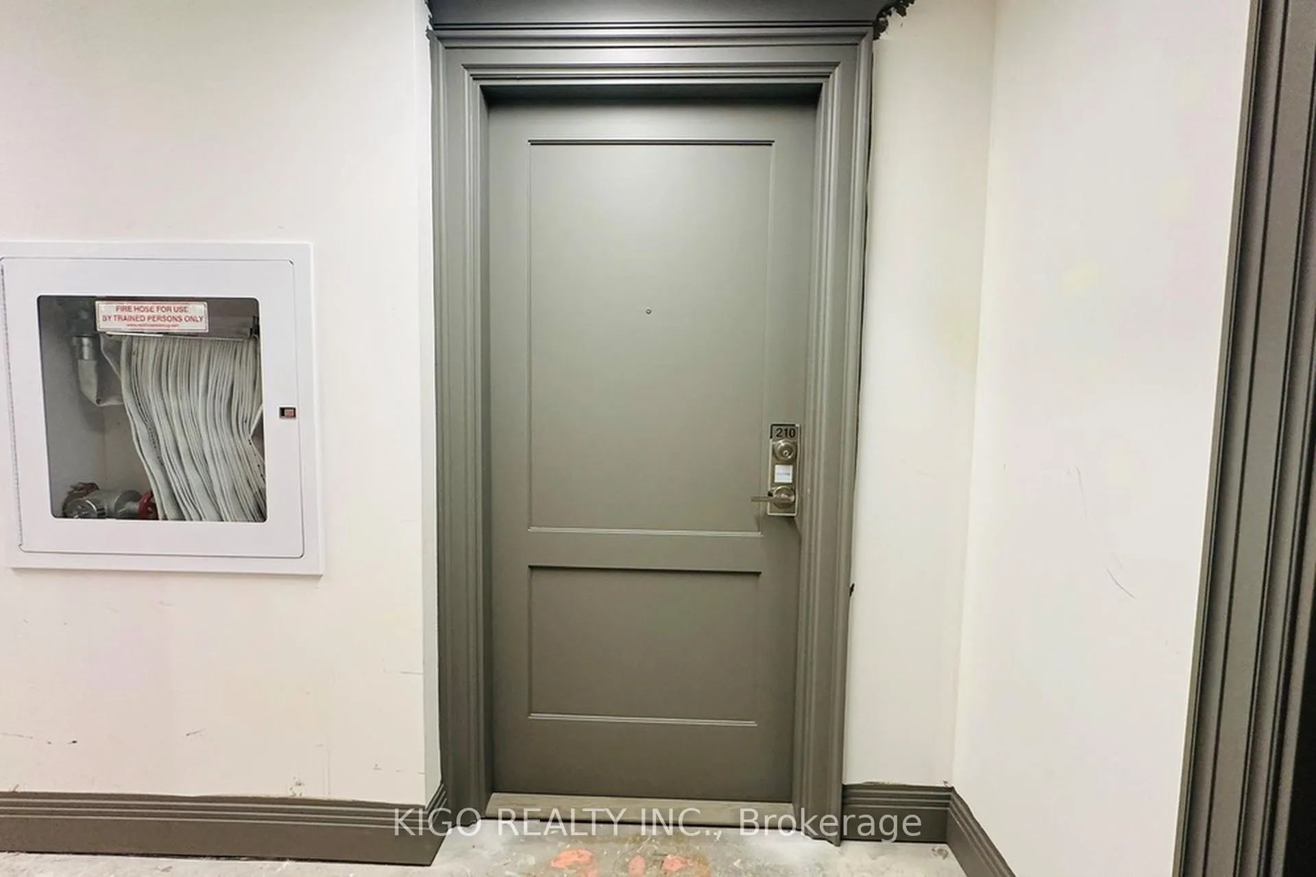 Photo 2 of Unit 210, 30 Elm Drive W, Mississauga, Fairview — HOMEH