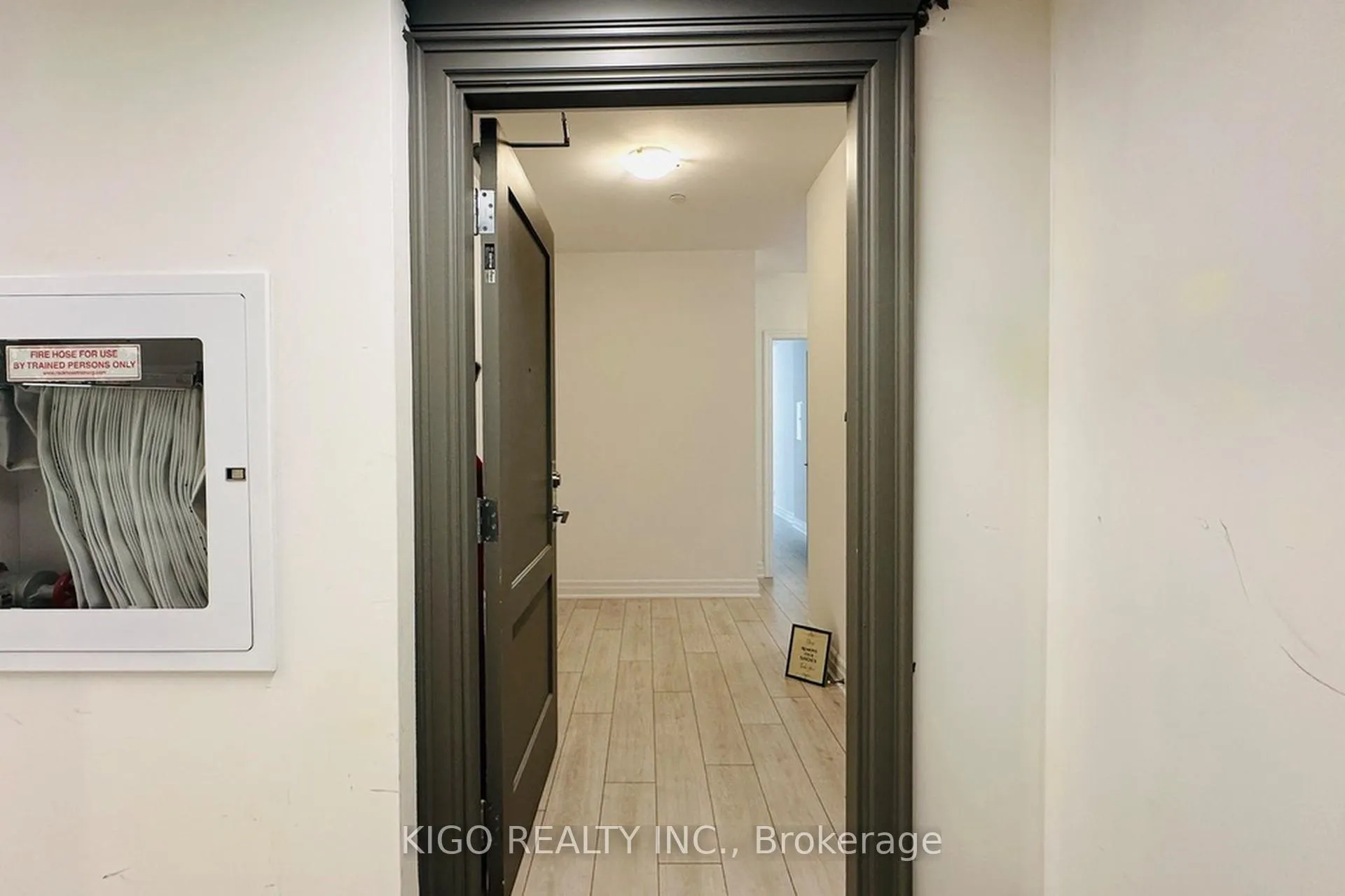 Photo 3 of Unit 210, 30 Elm Drive W, Mississauga, Fairview — HOMEH