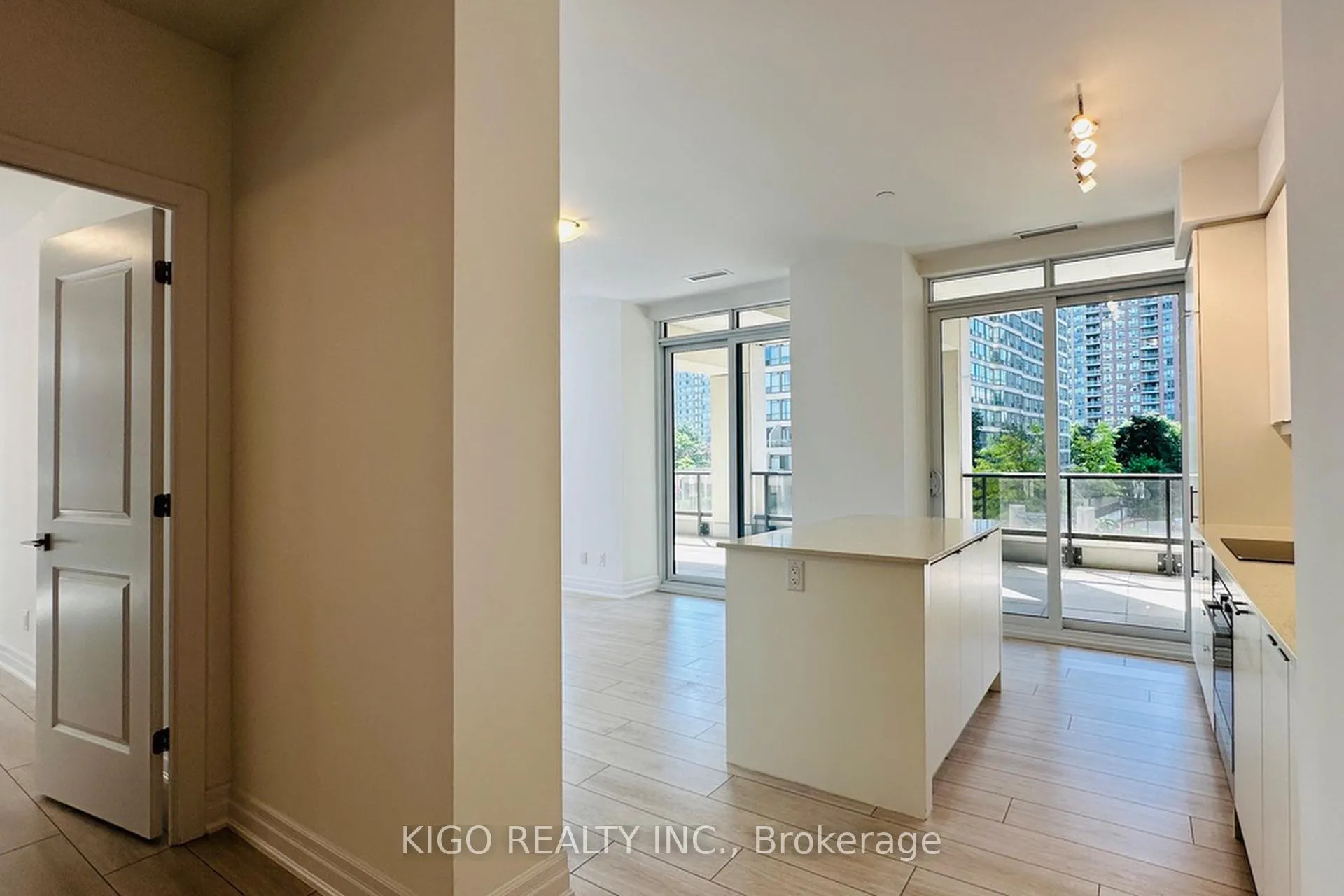 Photo 6 of Unit 210, 30 Elm Drive W, Mississauga, Fairview — HOMEH