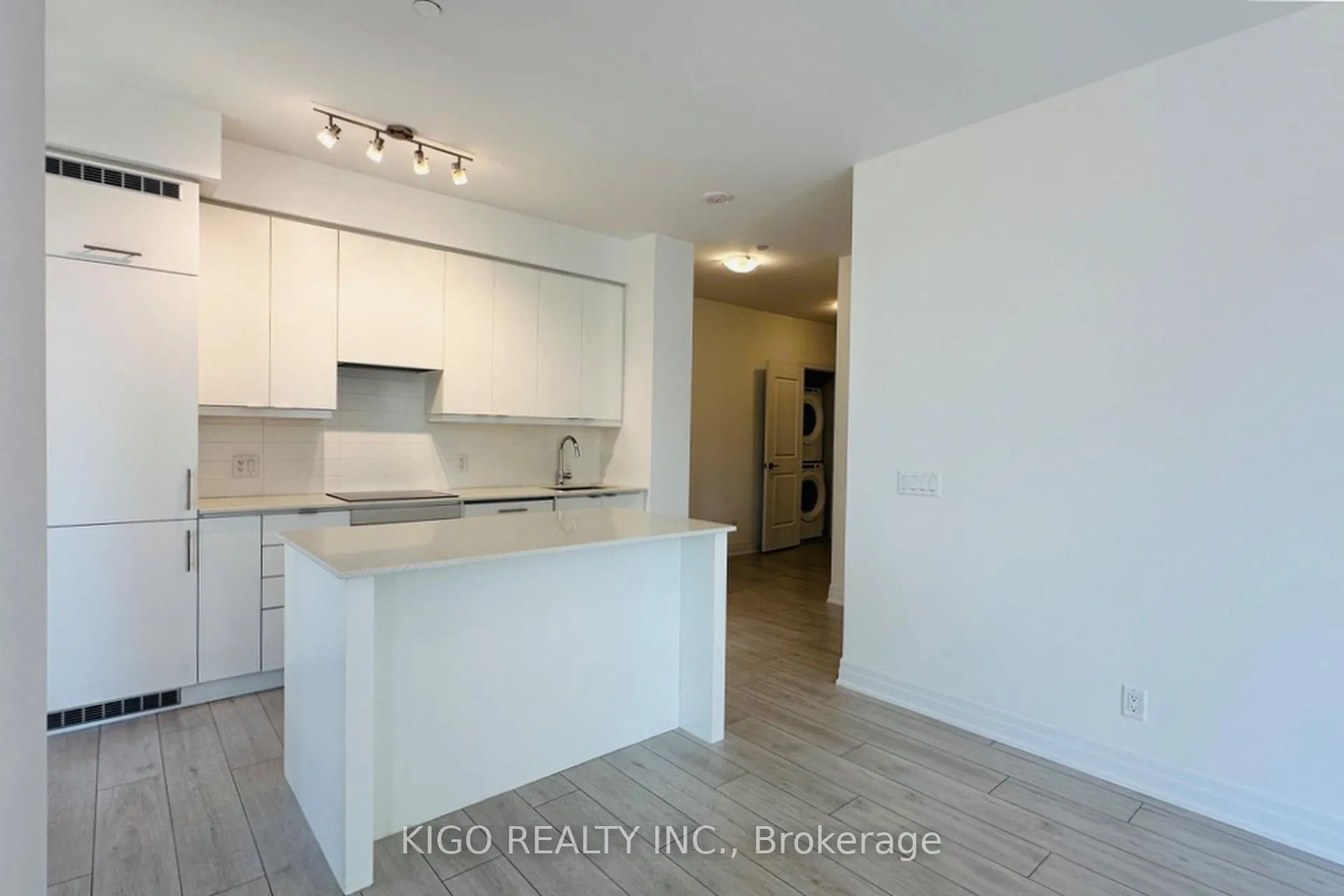 Photo 9 of Unit 210, 30 Elm Drive W, Mississauga, Fairview — HOMEH
