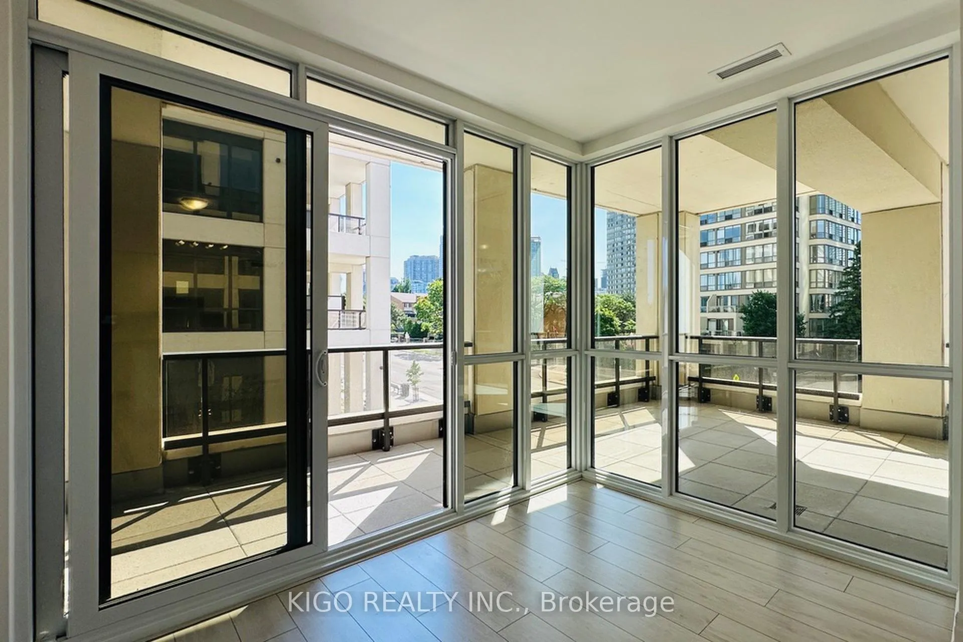 Photo 11 of Unit 210, 30 Elm Drive W, Mississauga, Fairview — HOMEH