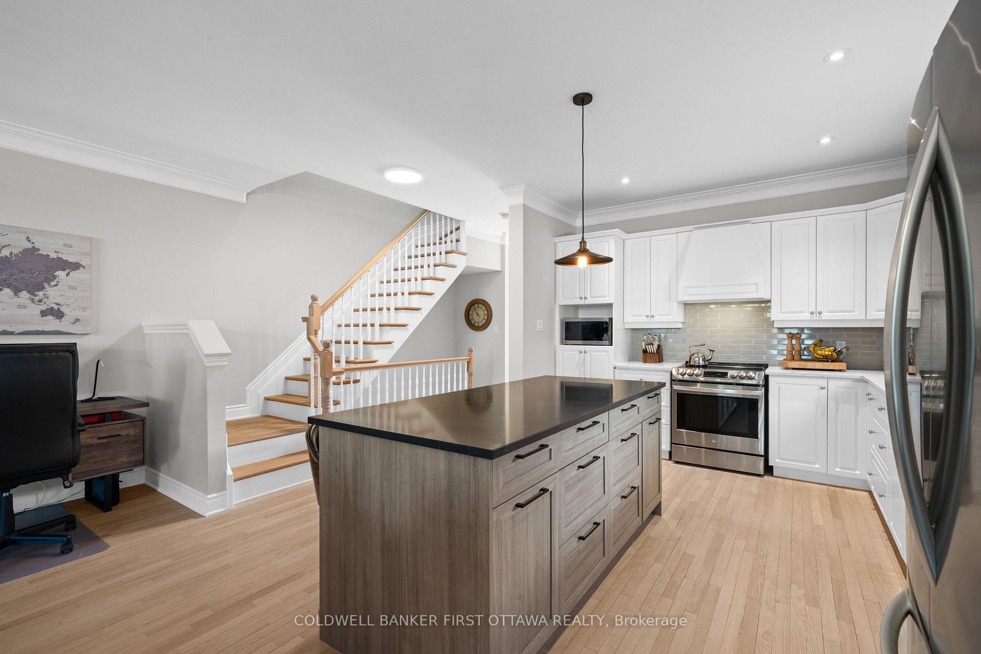 Photo 8 of 2803 St. Stephen's Street, Ottawa, Fairfield Heights — HOMEH