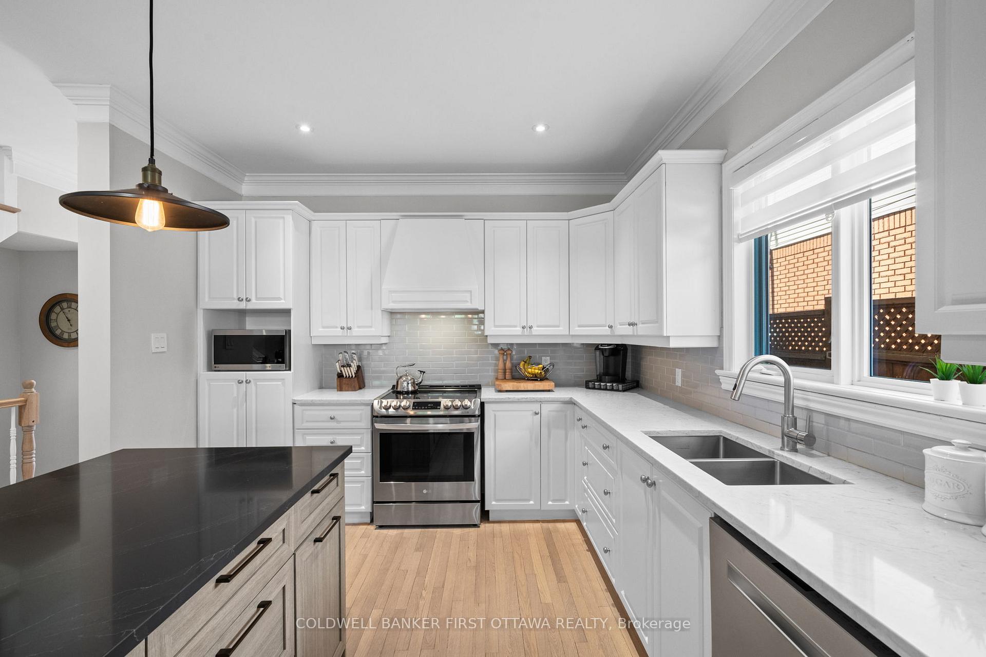 Photo 9 of 2803 St. Stephen's Street, Ottawa, Fairfield Heights — HOMEH