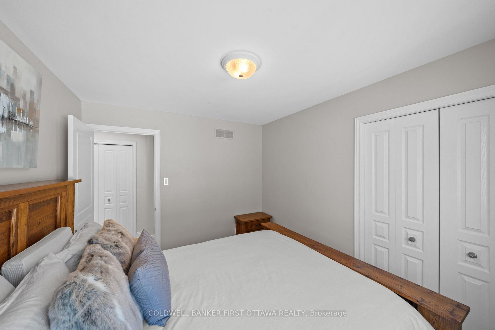 Photo 33 of 2803 St. Stephen's Street, Ottawa, Fairfield Heights — HOMEH