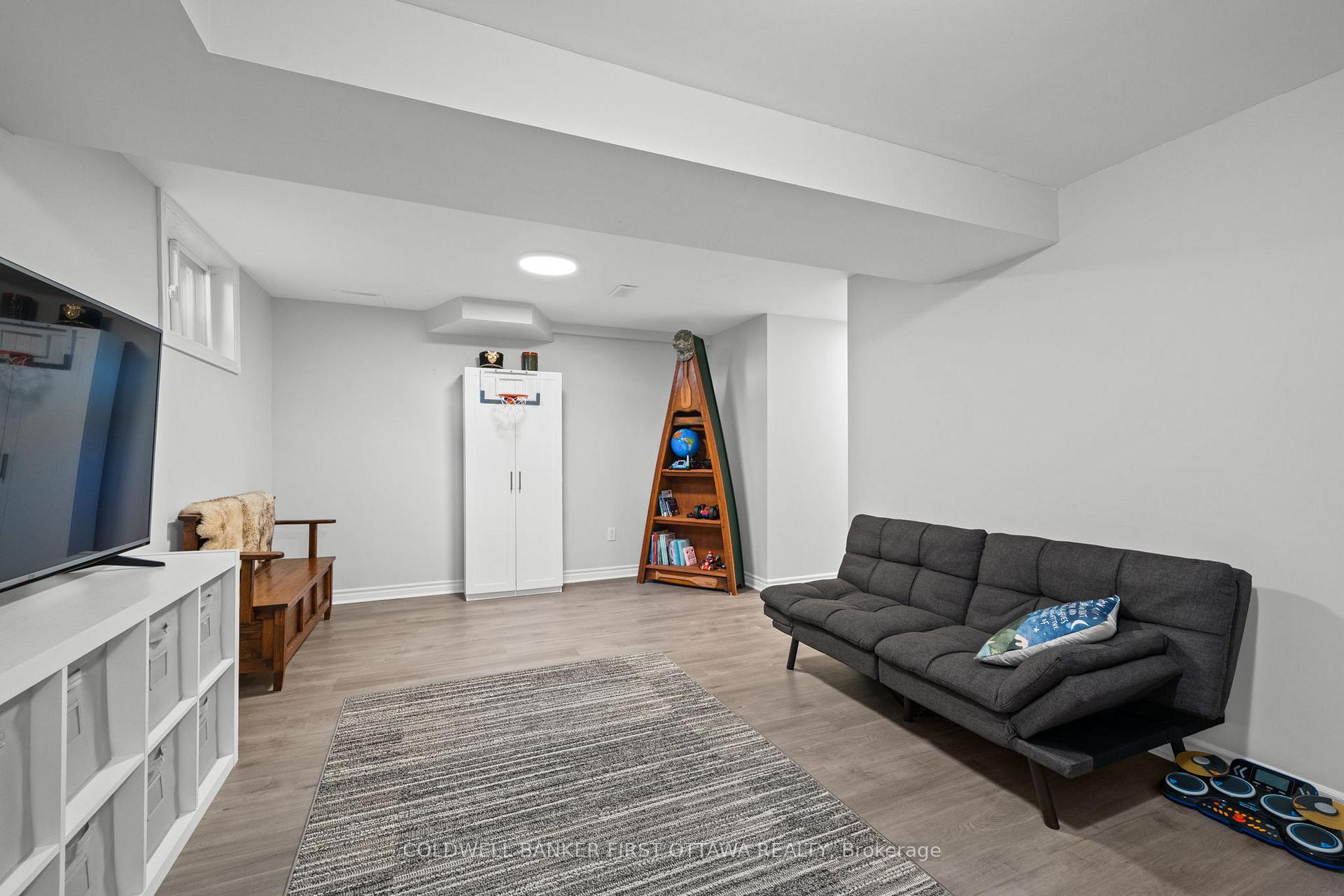 Photo 39 of 2803 St. Stephen's Street, Ottawa, Fairfield Heights — HOMEH