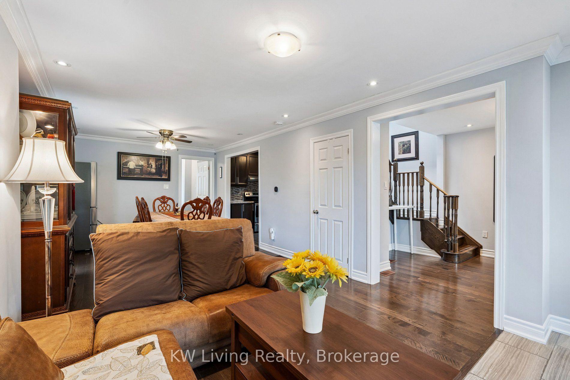 Photo 6 of 116 Seventh Street, Etobicoke, New Toronto — HOMEH