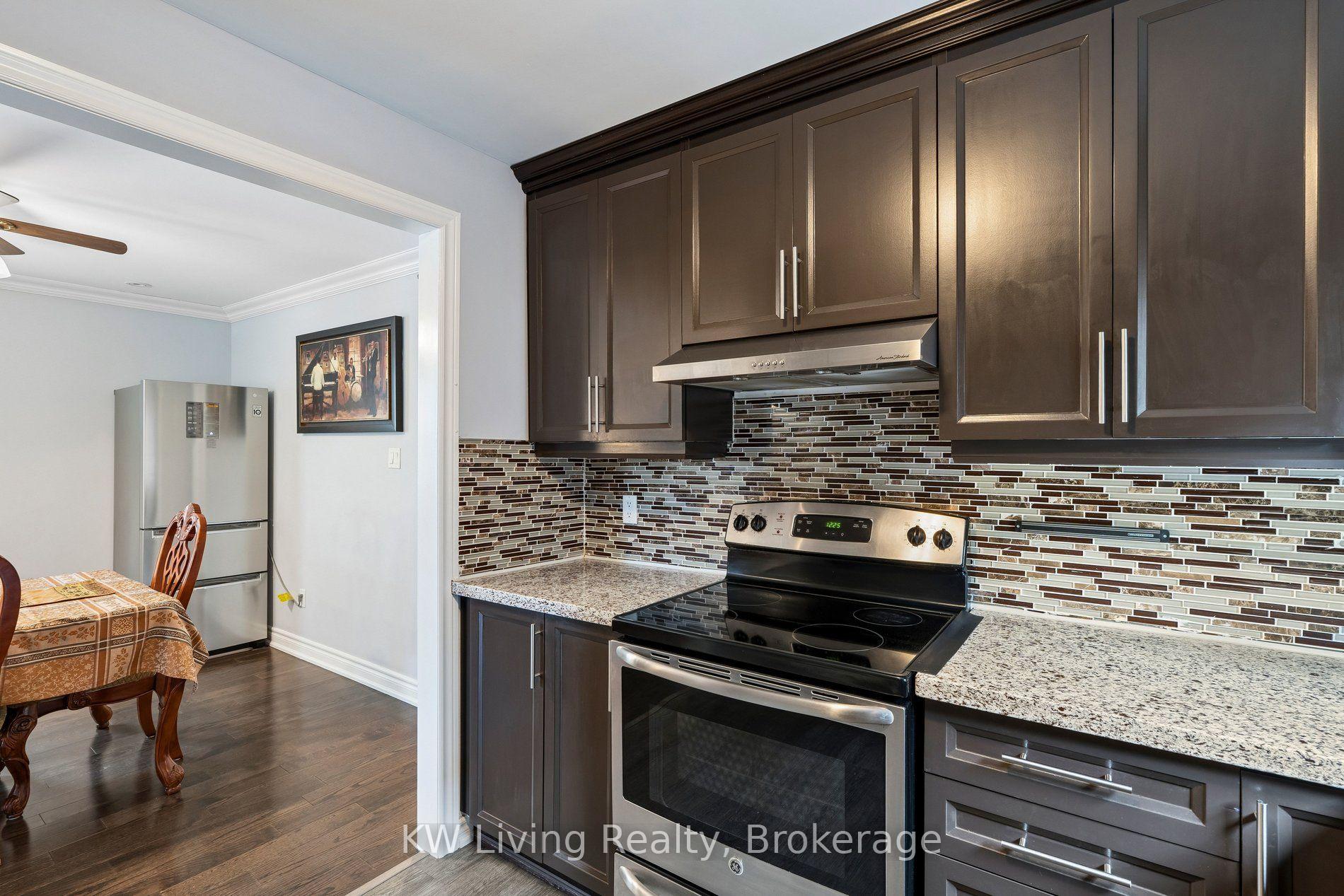 Photo 9 of 116 Seventh Street, Etobicoke, New Toronto — HOMEH