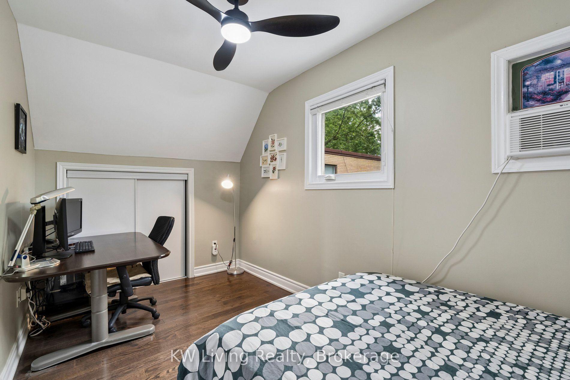 Photo 15 of 116 Seventh Street, Etobicoke, New Toronto — HOMEH