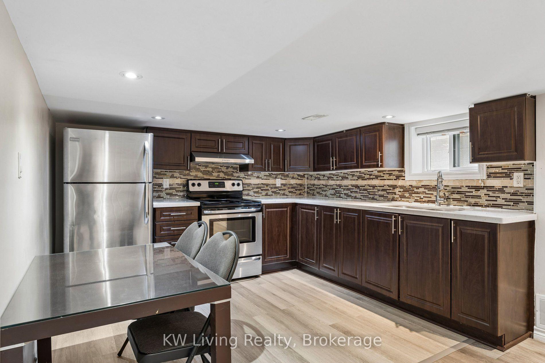 Photo 24 of 116 Seventh Street, Etobicoke, New Toronto — HOMEH