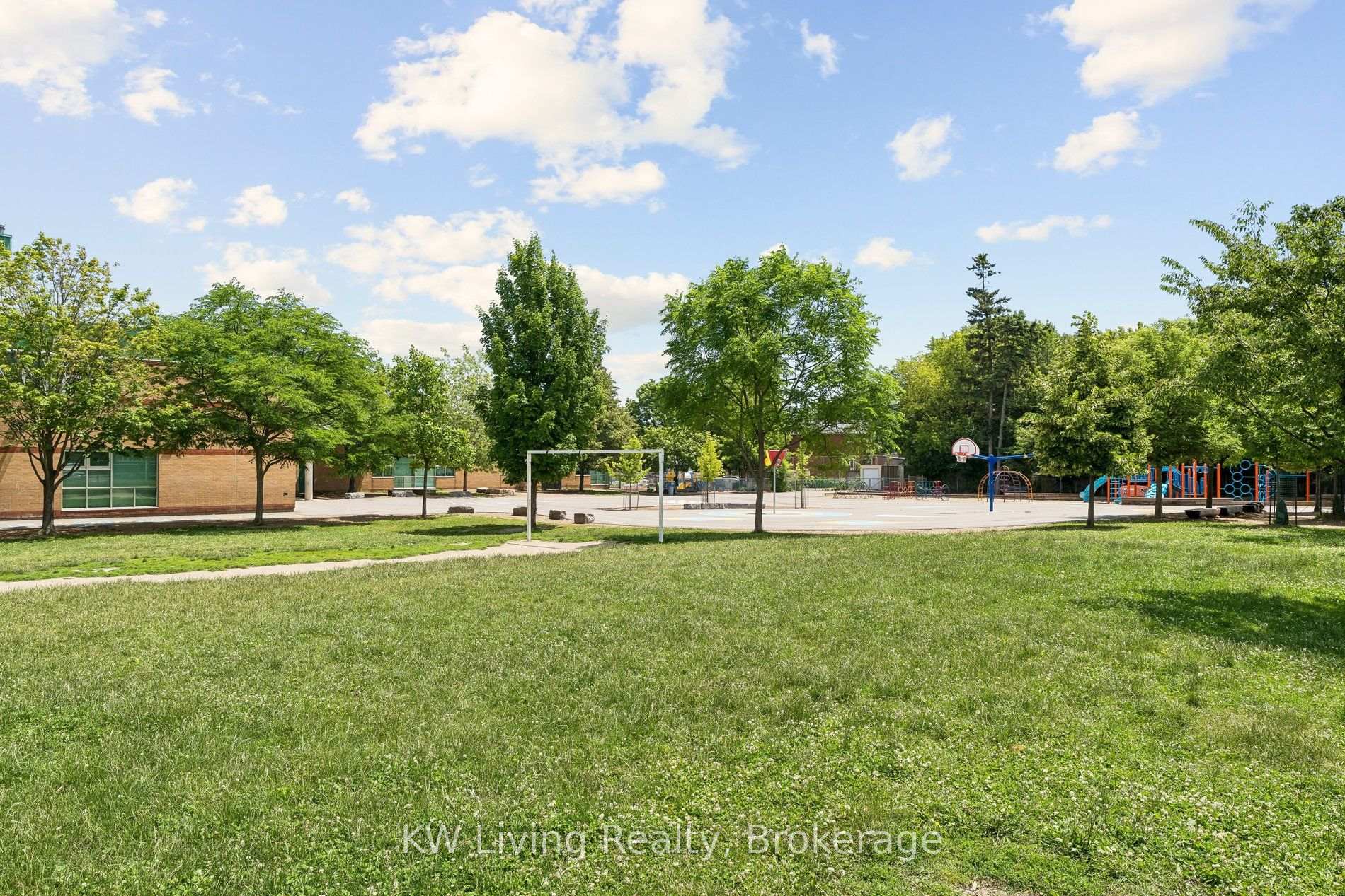 Photo 32 of 116 Seventh Street, Etobicoke, New Toronto — HOMEH