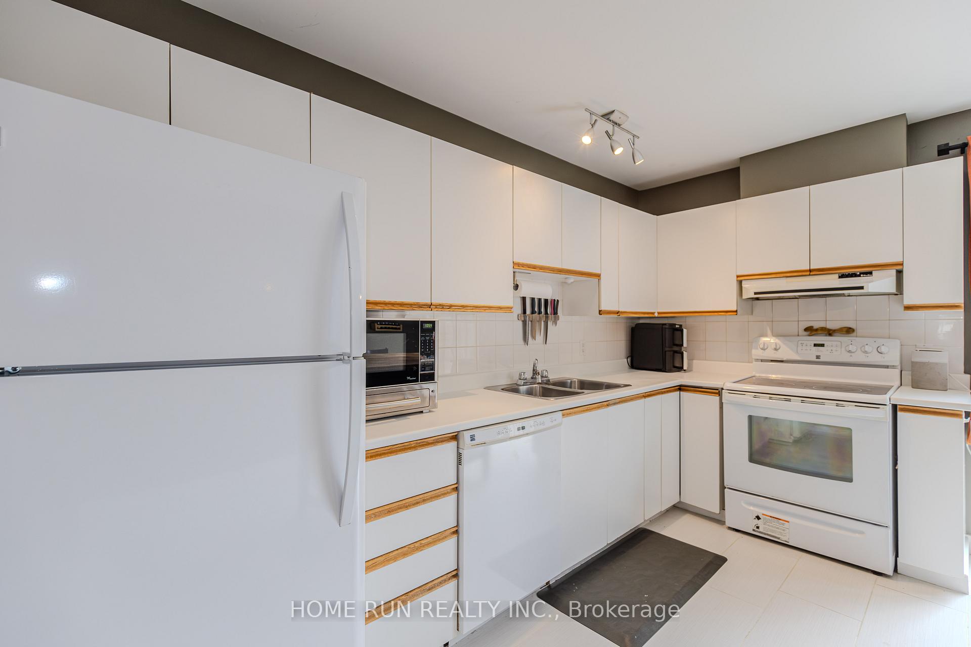 Photo 23 of Unit 24, 2828 Richmond Road, Ottawa, Fairfield Heights — HOMEH