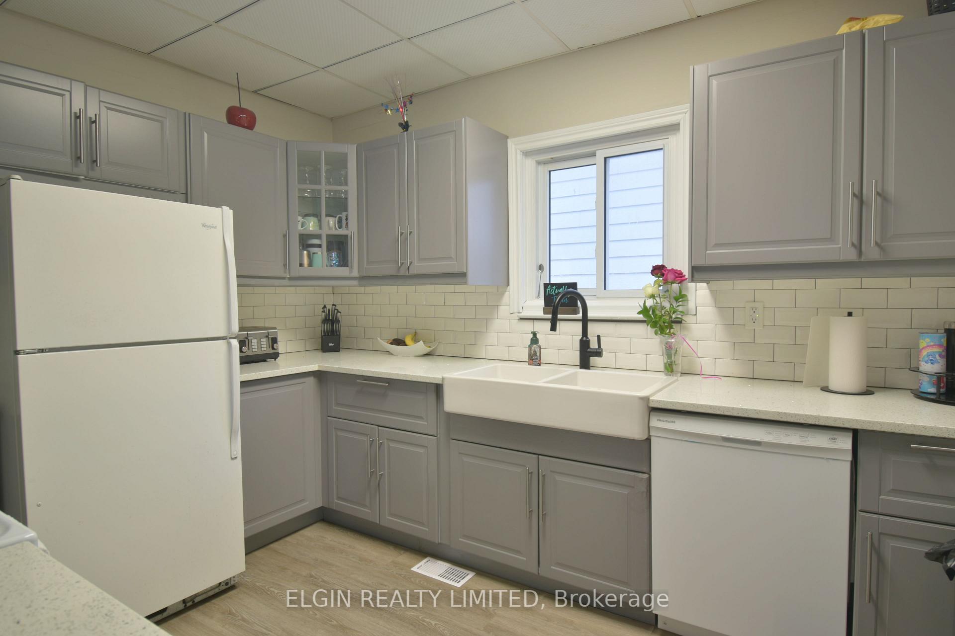Photo 14 of 57 Scott Street, St. Thomas — HOMEH