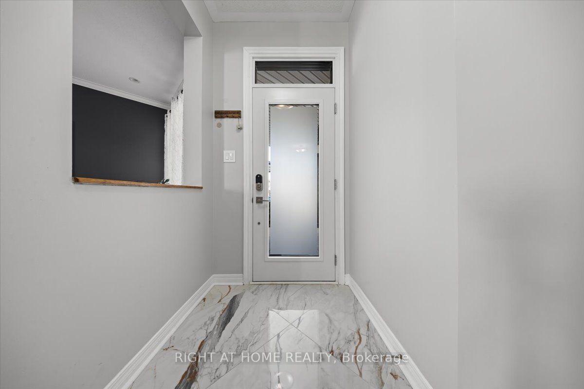 Photo 4 of 850 Feather Moss Way, Ottawa, Riverside South/Gloucester Glen — HOMEH